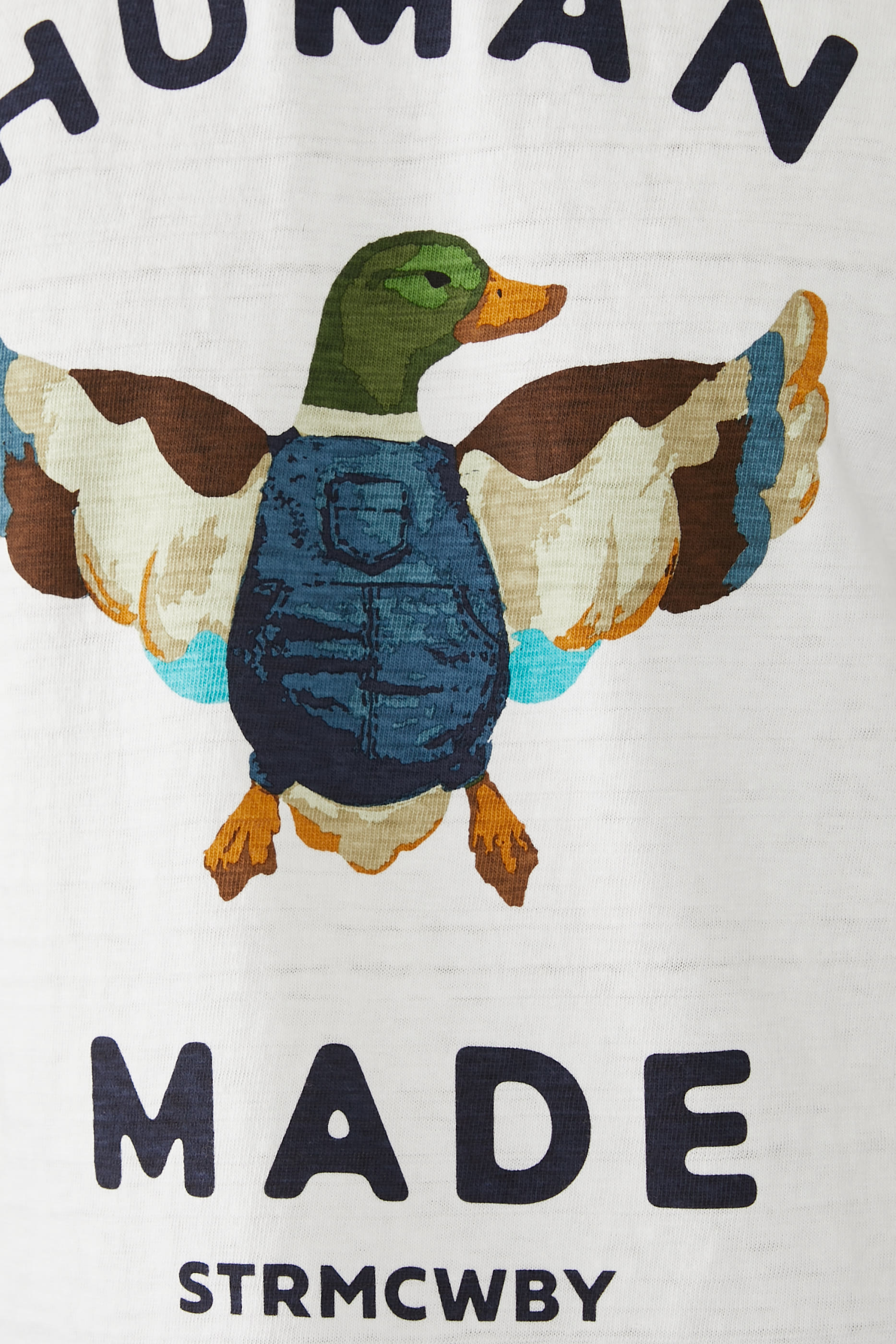 تيشيرت بطبعة غرافيك