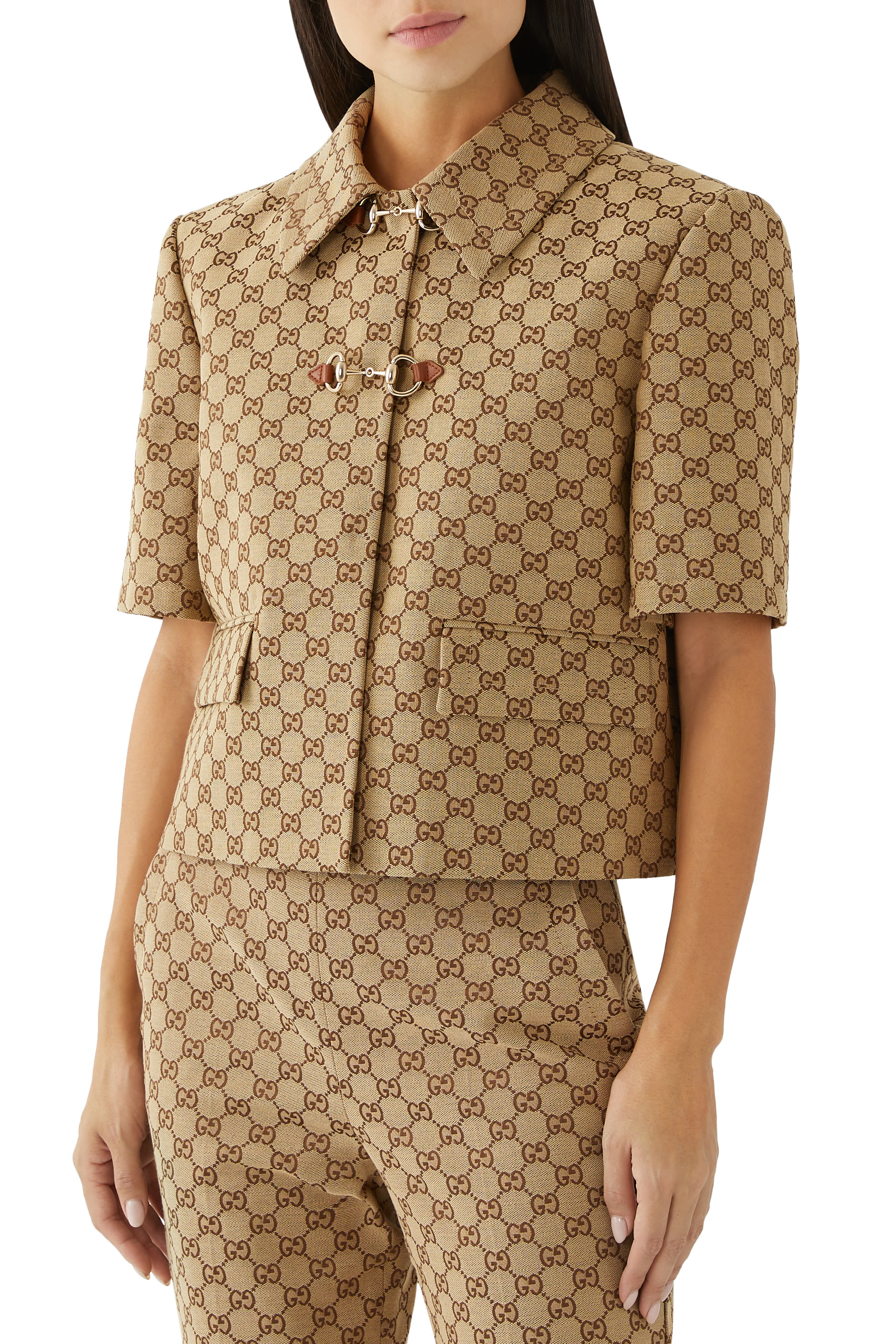 جاكيت بحلية لجام الحصان ونقشة حرفي شعار الماركة قماش قنب