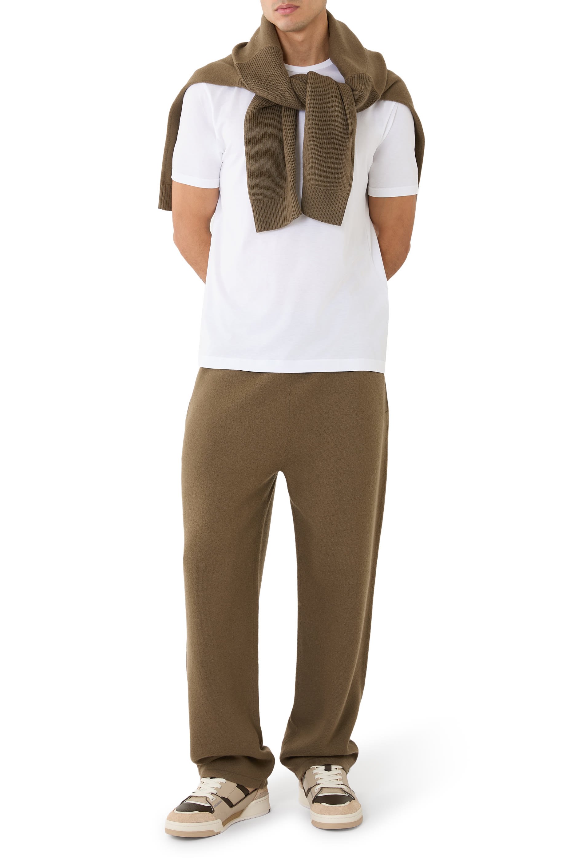 تيشيرت بقصة كلاسيكية بأكمام قصيرة