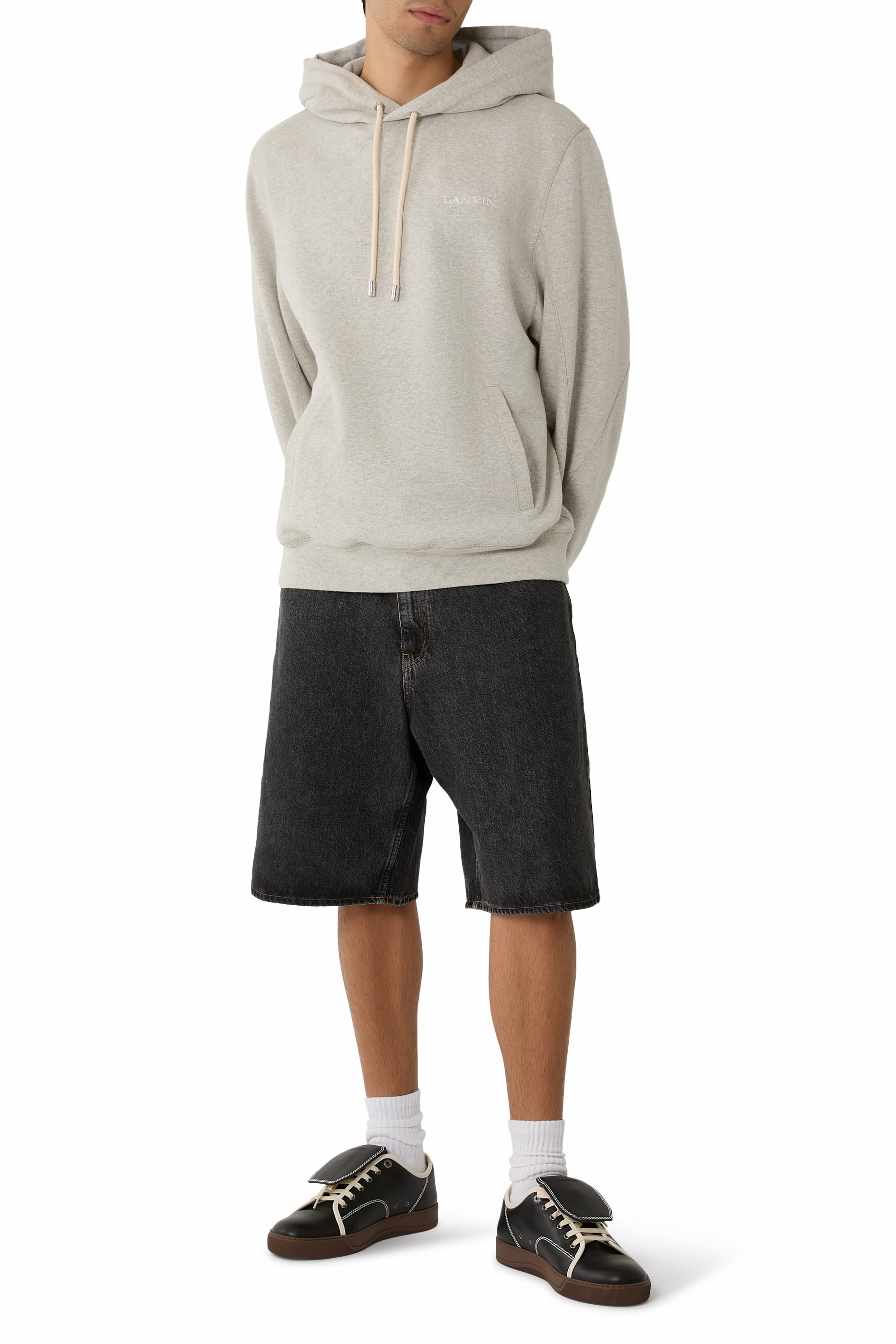 هودي بتفاصيل شعار الماركة