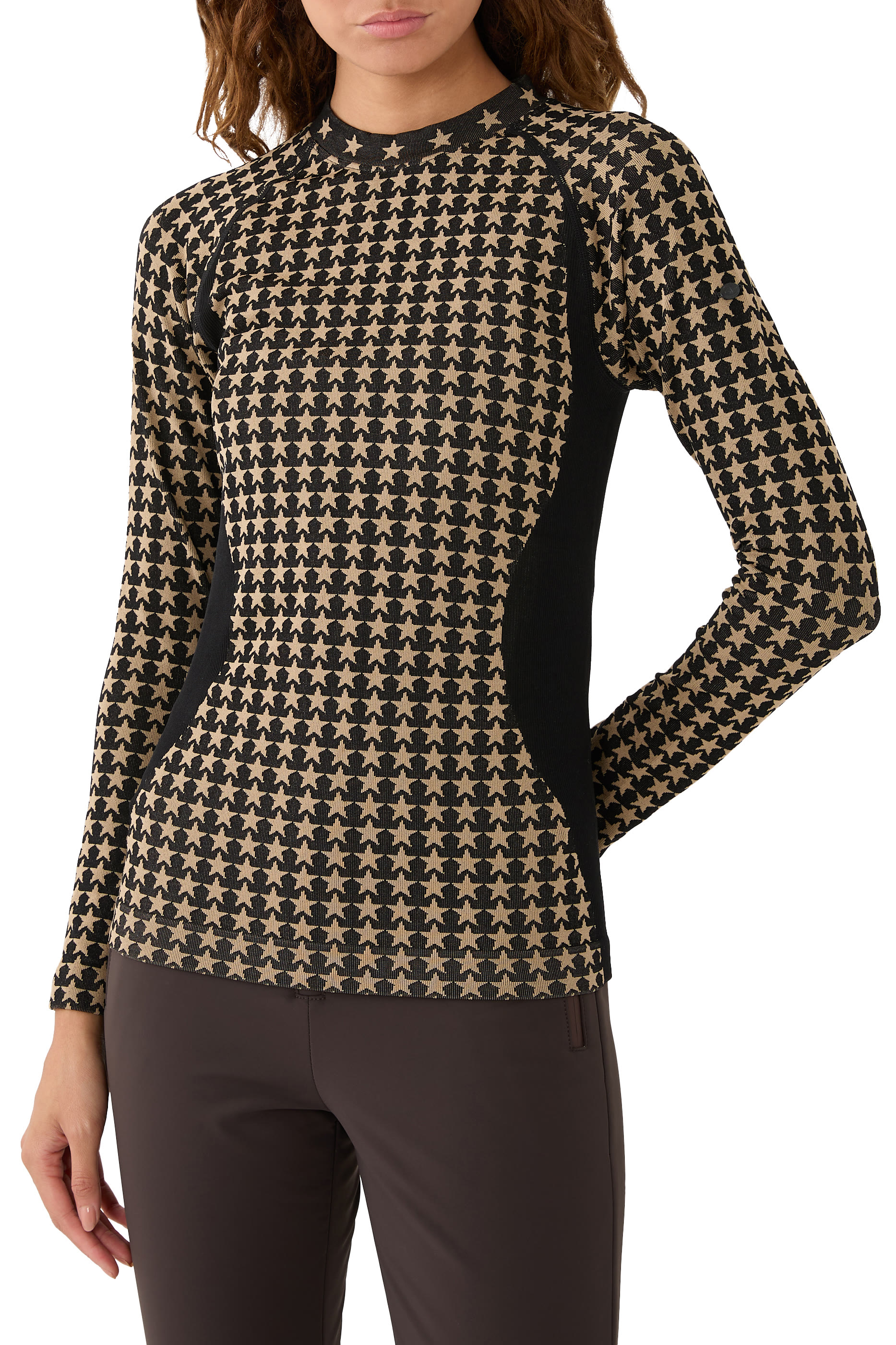 بلوزة بنقشة نجوم