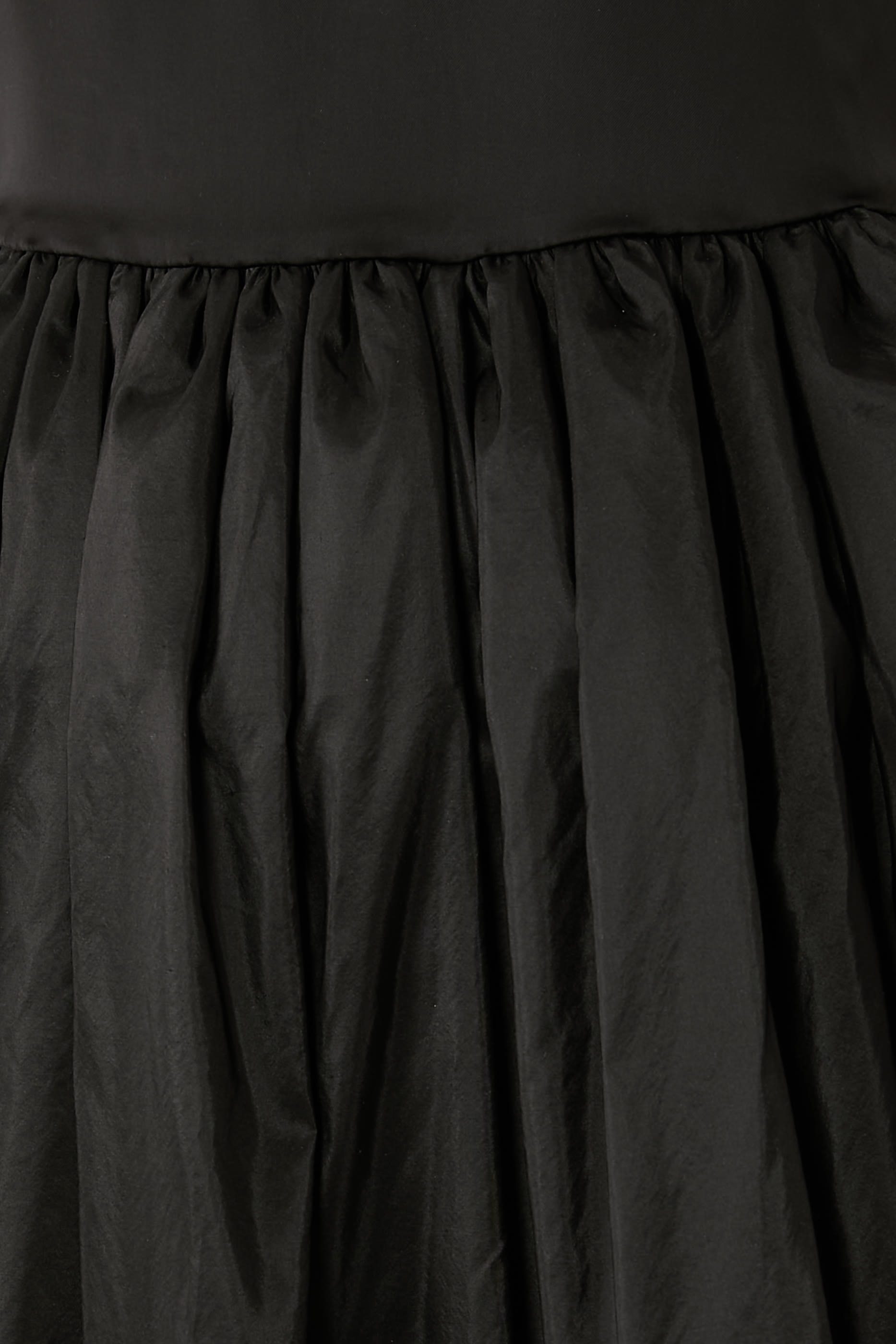 فستان طويل ساتان تافيتا