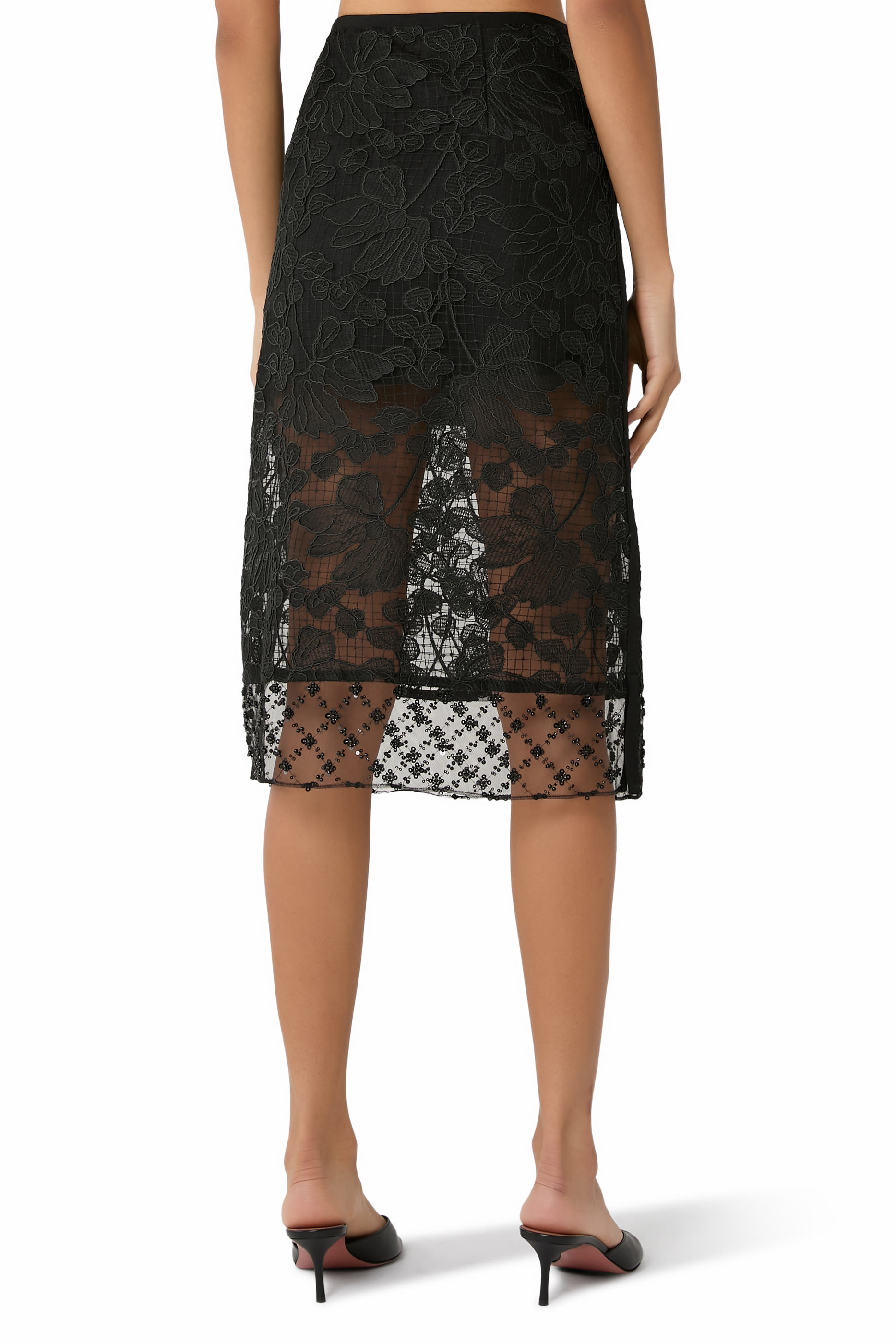 تنورة دانتيل وأورجانزا