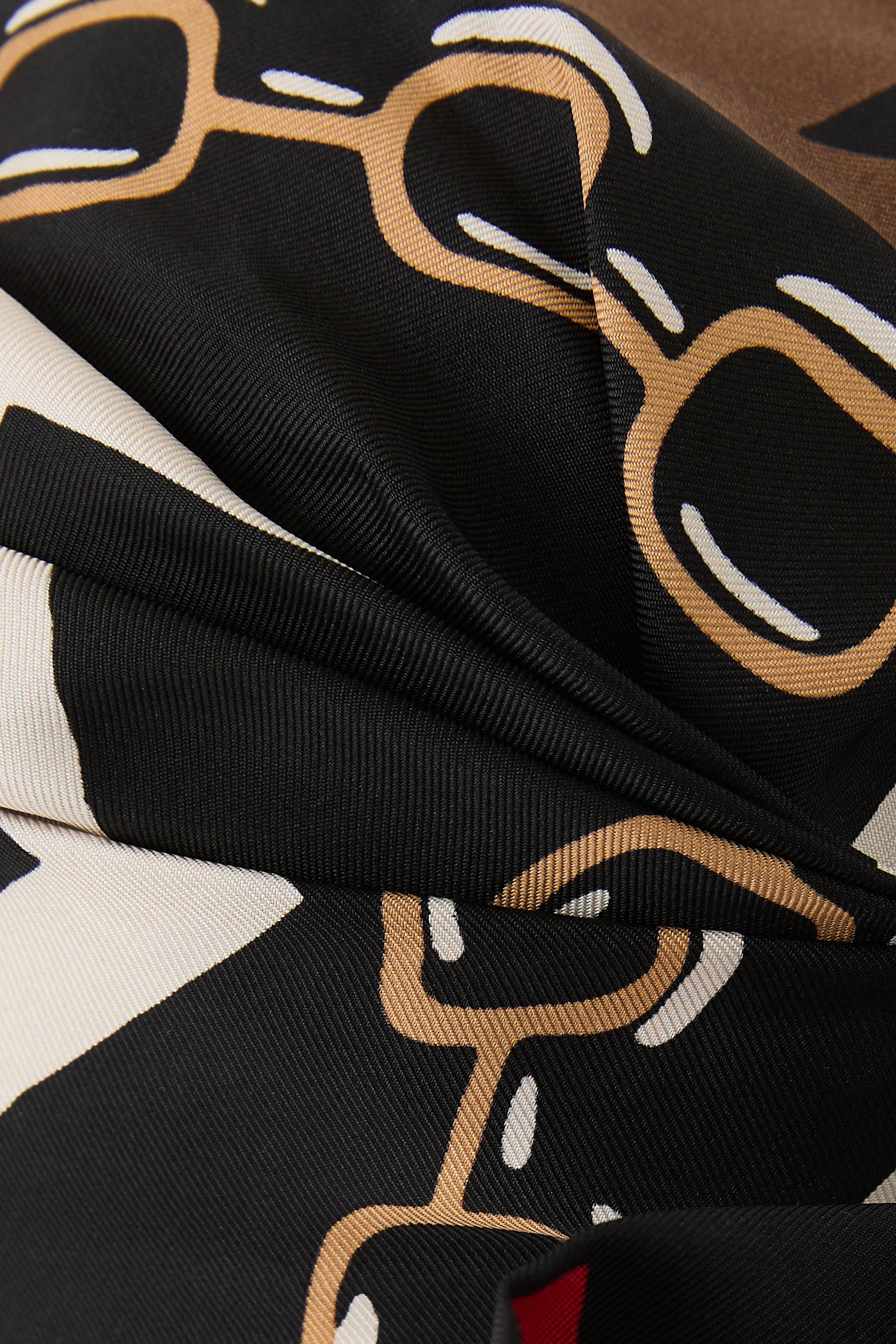 كاب بوشاح باندانا بطبعة أيرايد