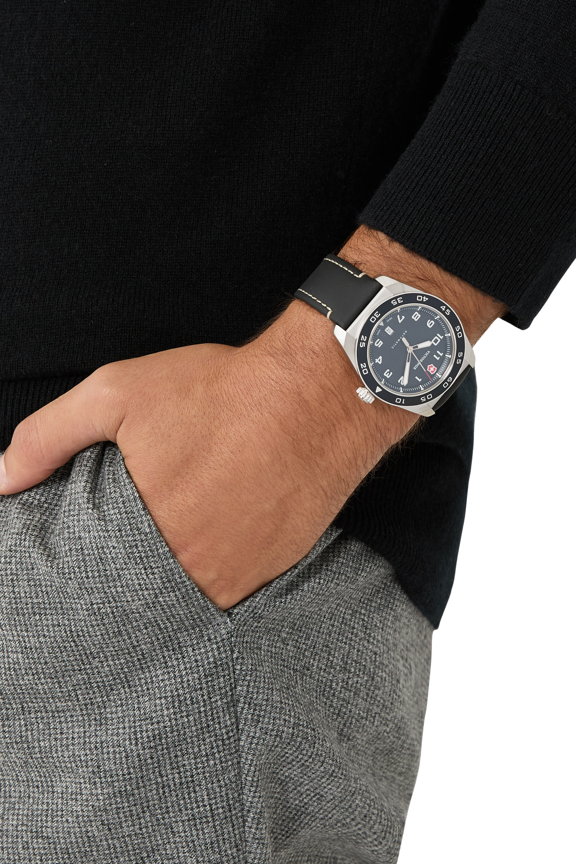 ساعة كرونوغراف سويس ارمي، ستانلس ستيل وجلد