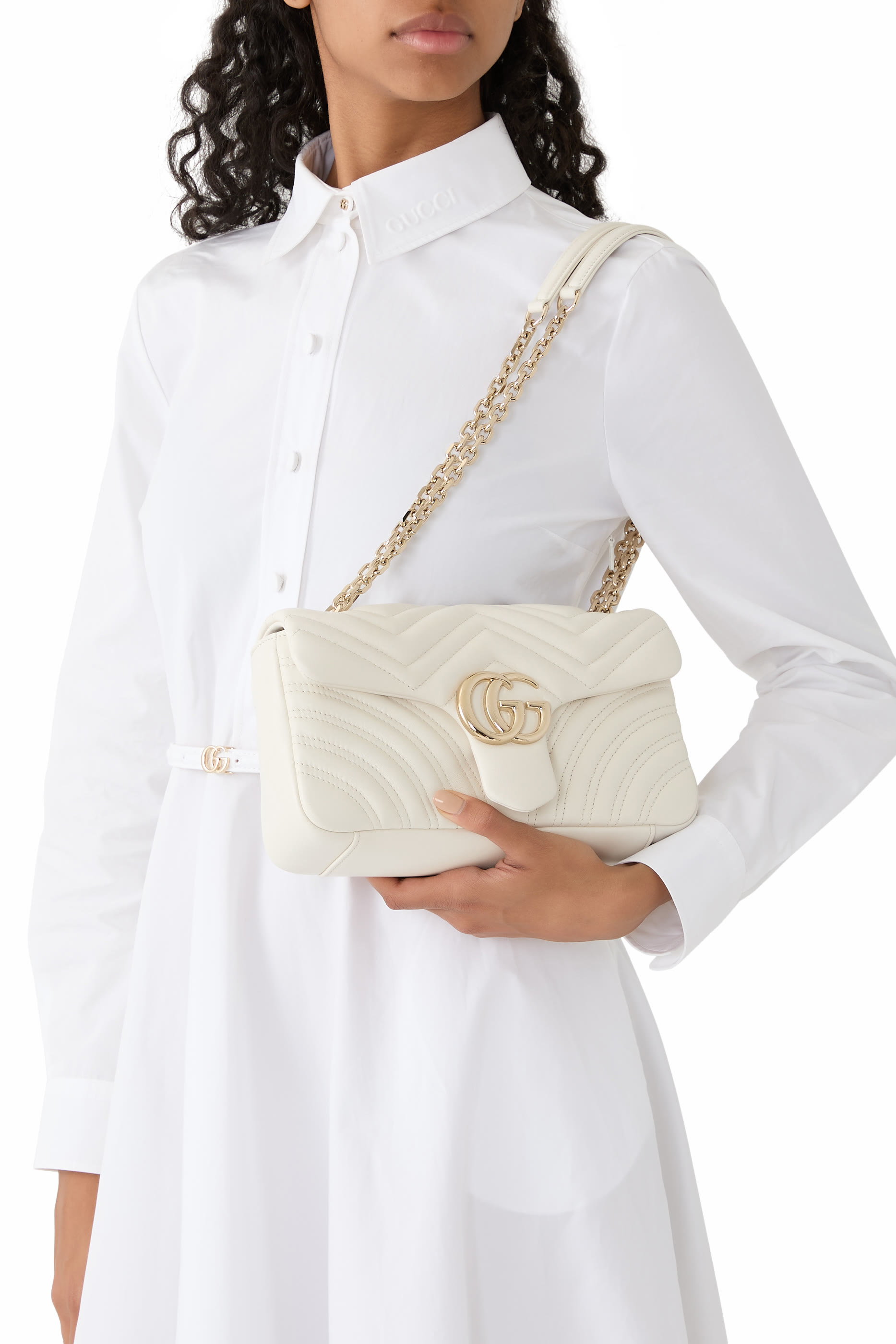 حقيبة كتف مارمونت متوسطة بحرفي شعار الماركة