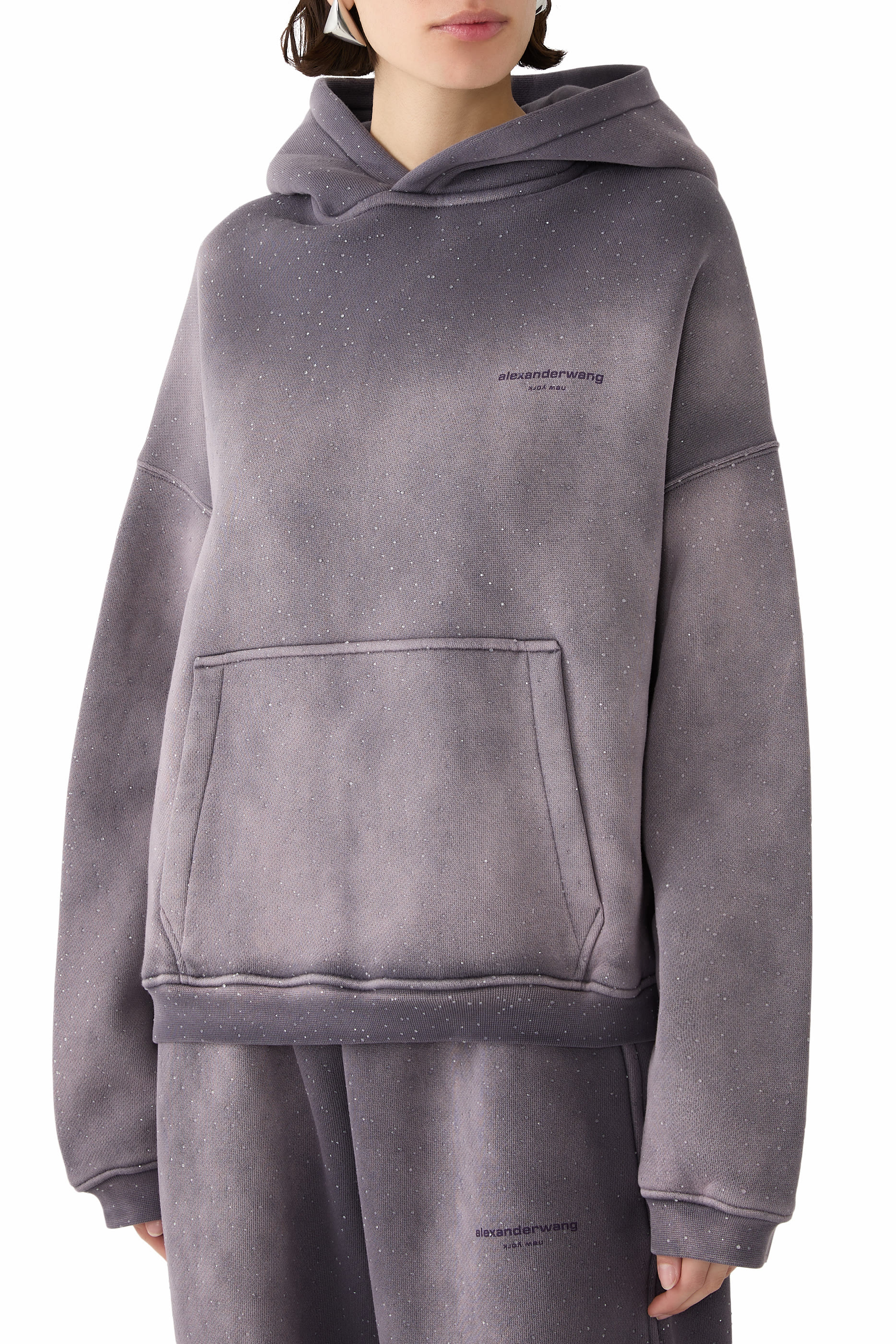 هودي مزين بتفاصيل لامعة