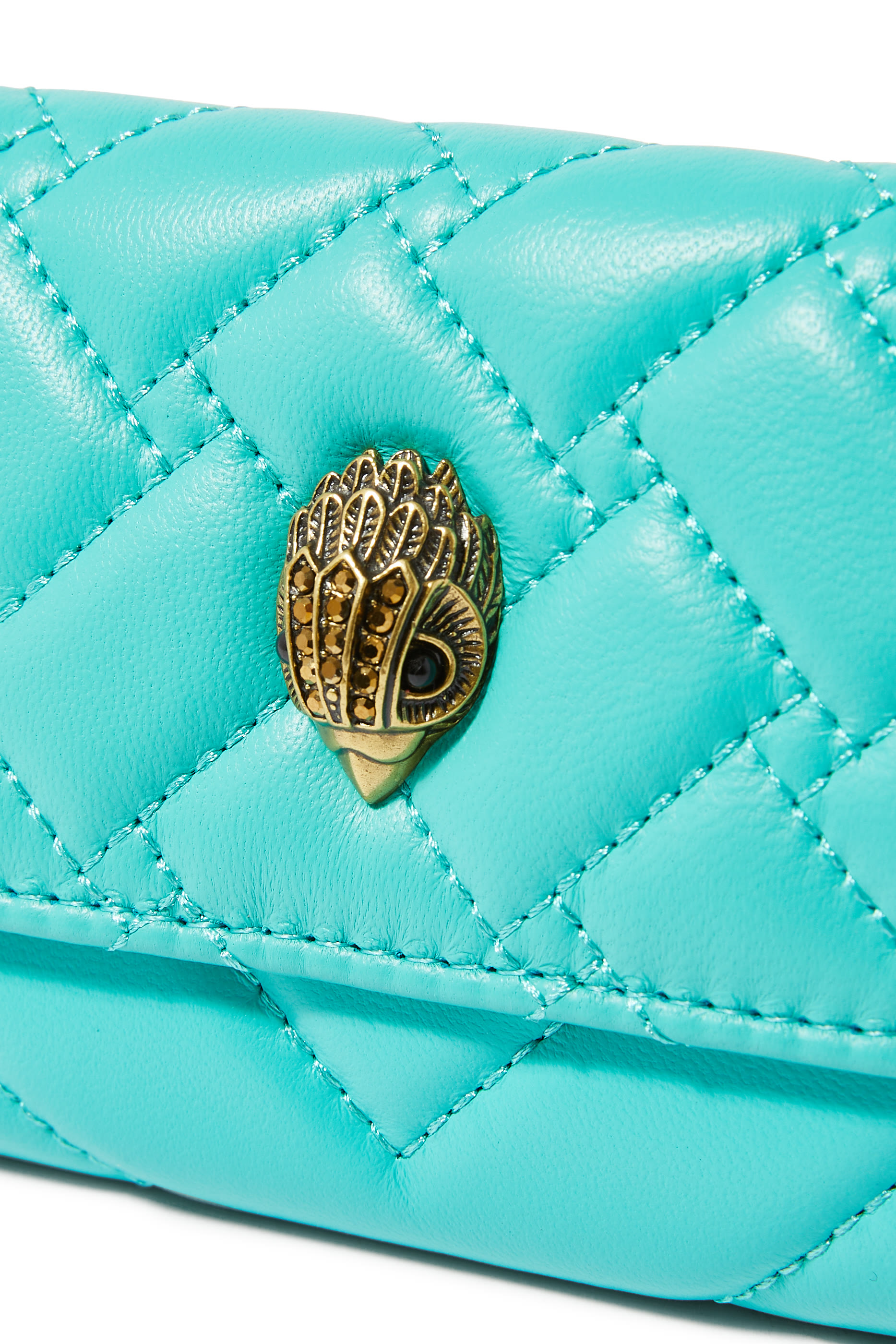 حافظة بطاقات بفتحات متعددة بغطاء قلاب