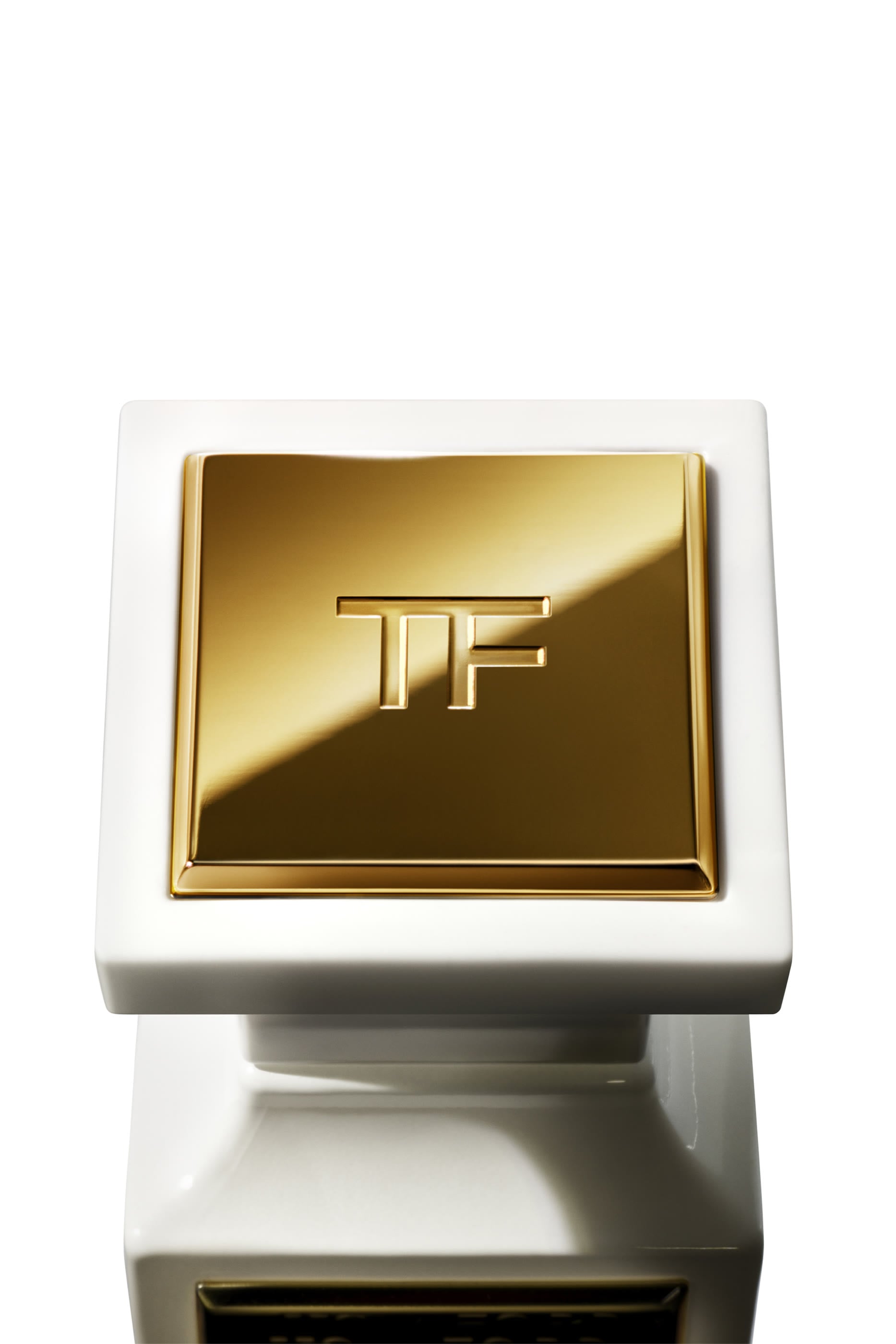 عطر سولاي بلون