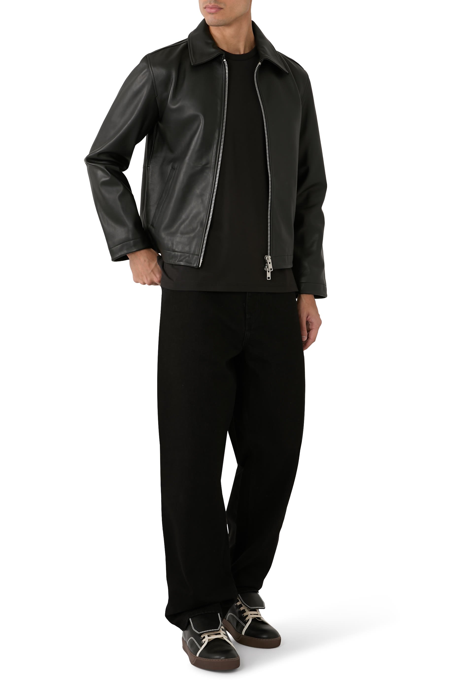 جاكيت قصير جلد