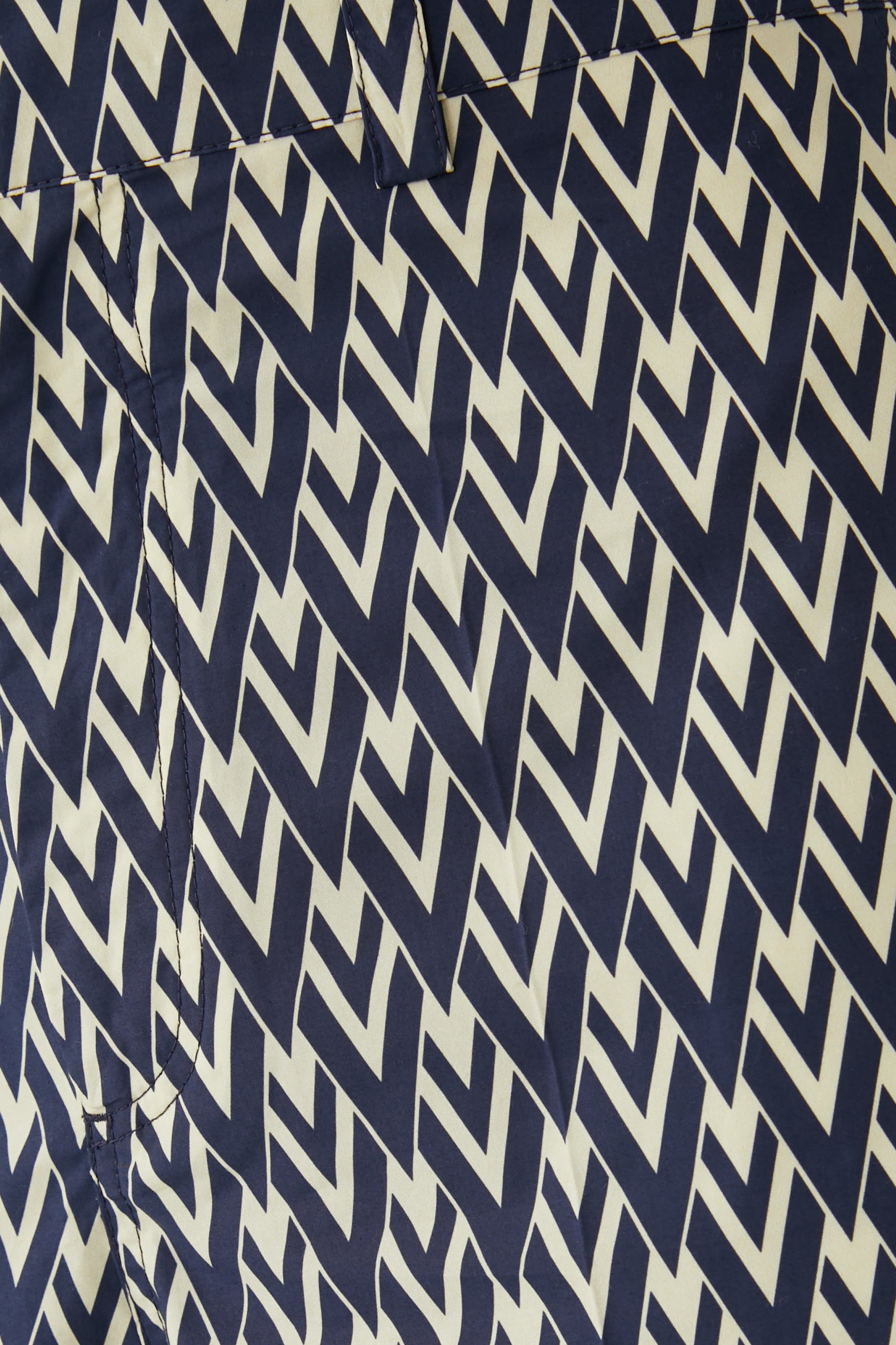 شورت بقصة مريحة