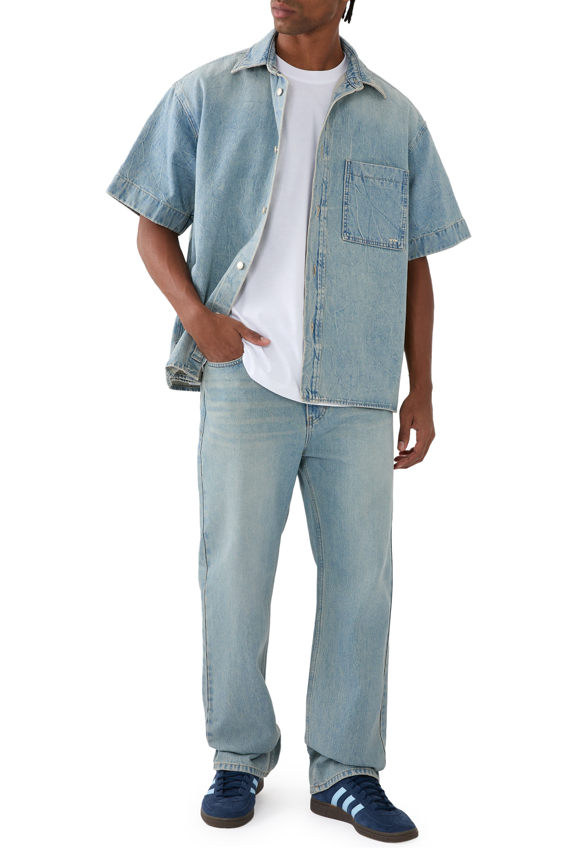 قميص دنيم بشعار الماركة على الظهر قماش قطن مخملي مضلع