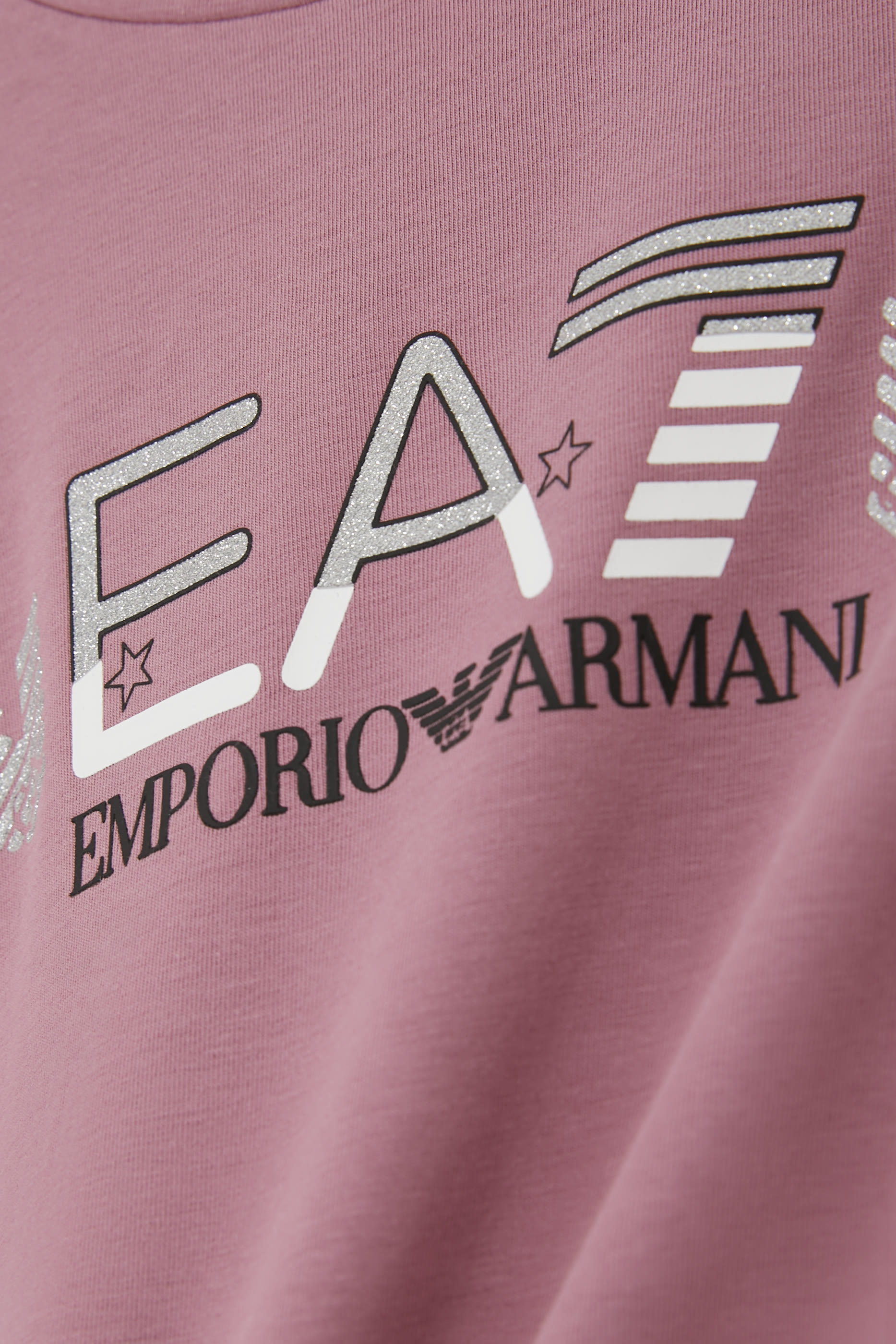 تيشيرت بشعار الماركة للأطفال