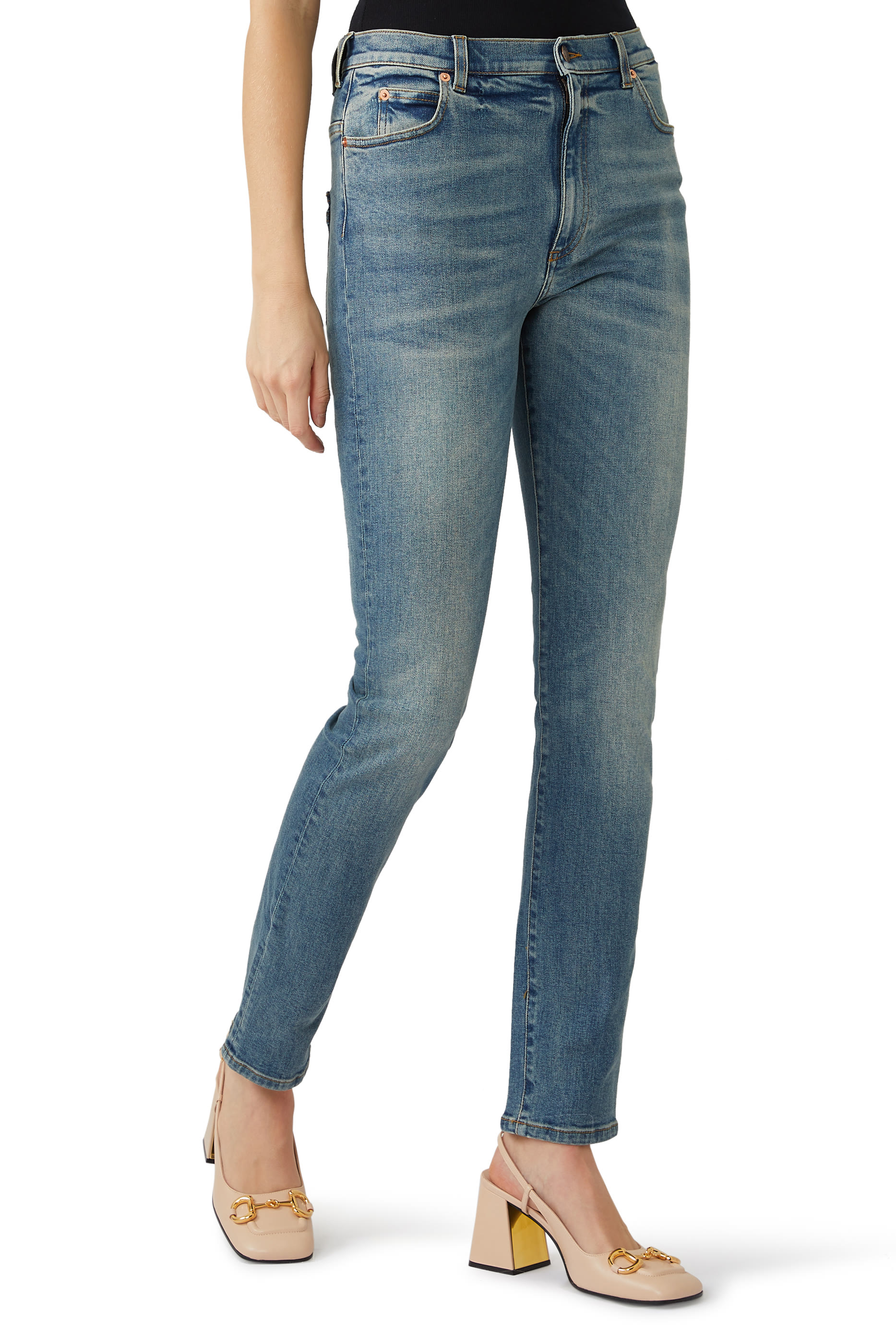 بنطال جينز بشعار الماركة وحلية لجام حصان