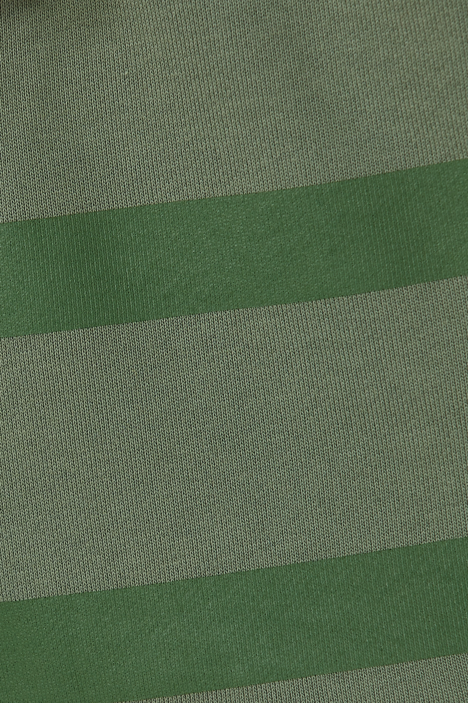 شورت بتفاصيل مدببة