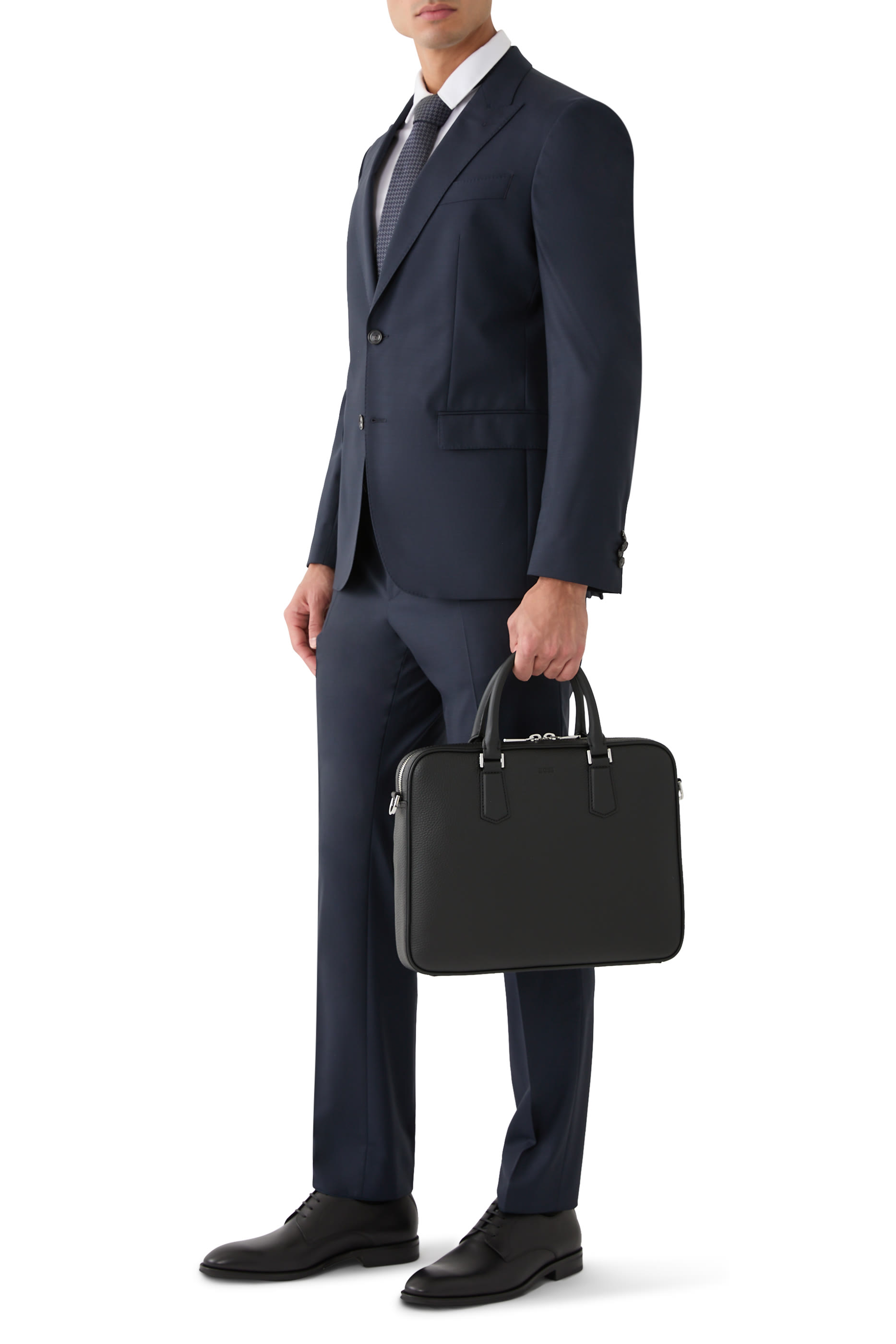 حافظة مستندات مع حواف بشعار الماركة