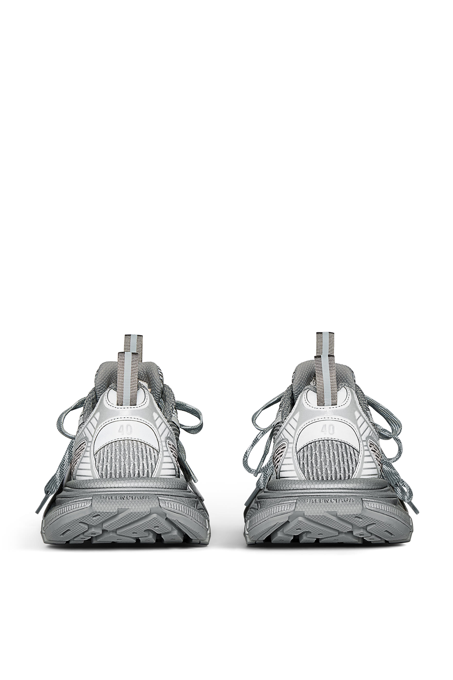 سنيكرز 3 اكس ال بتصميم عاكس