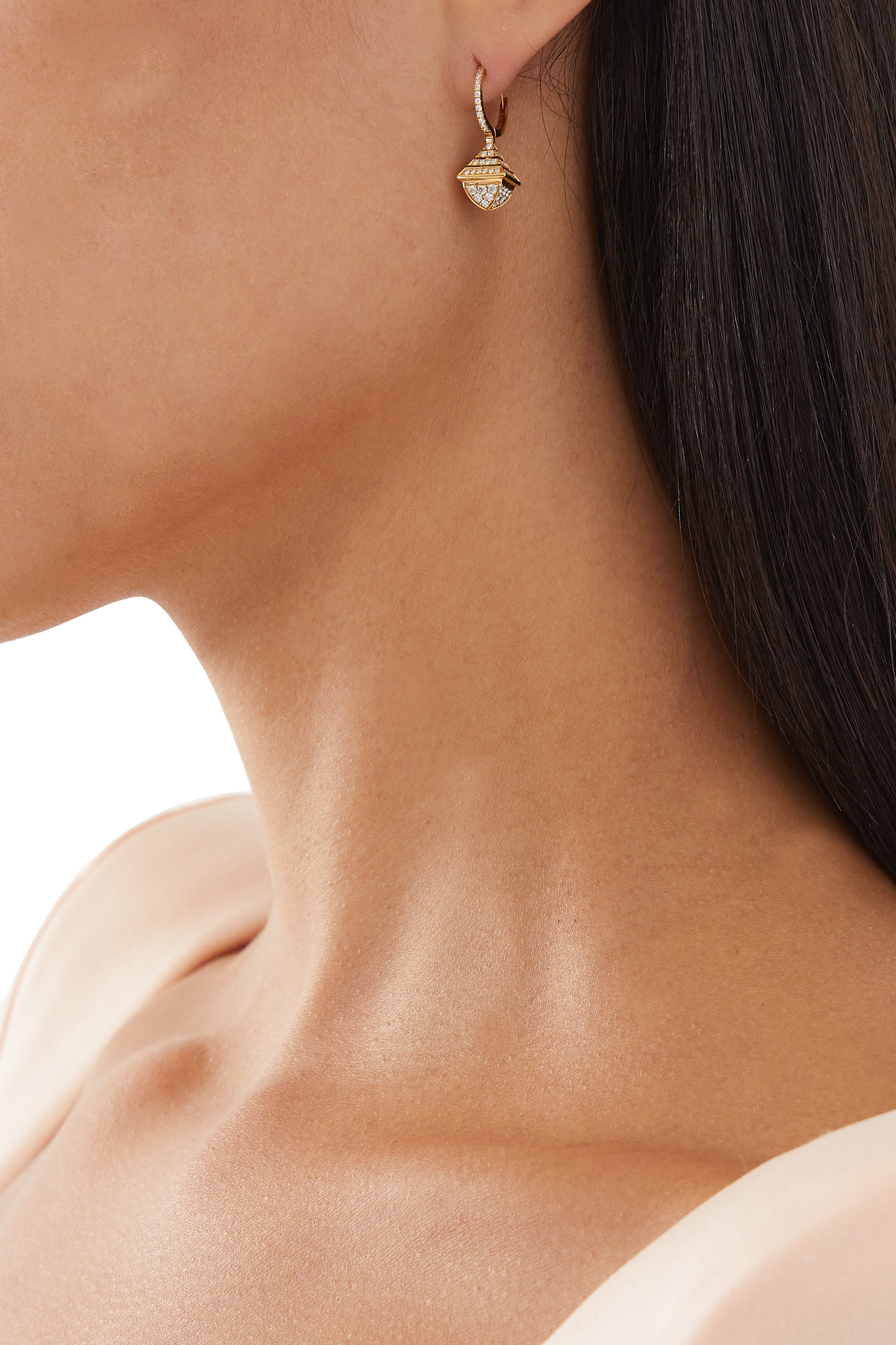 أقراط كليو ريف صغيرة مرصعة بالماس بالكامل ذهب أصفر عيار 18