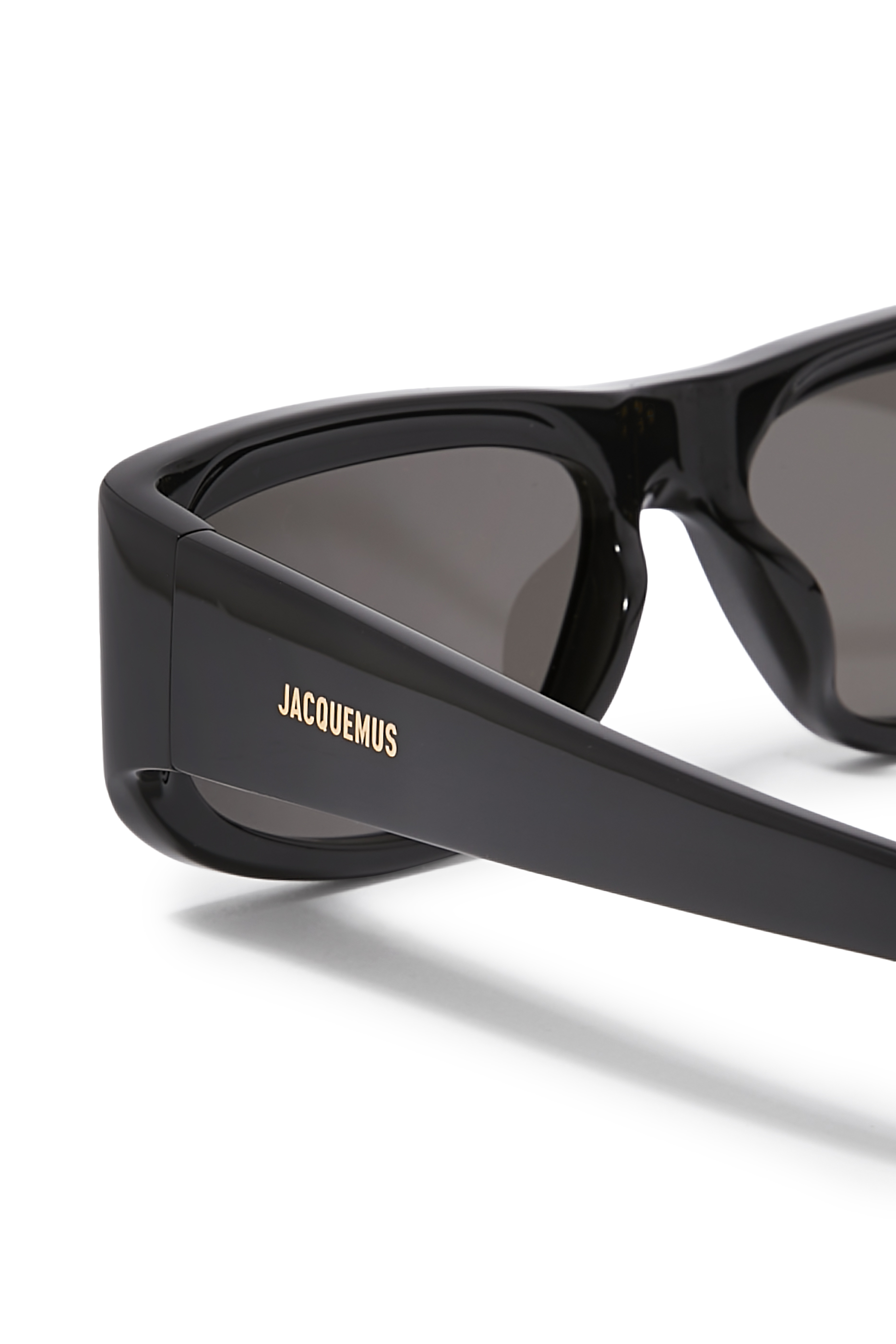 نظارة شمسية بيلوتا بإطار على شكل حرف D