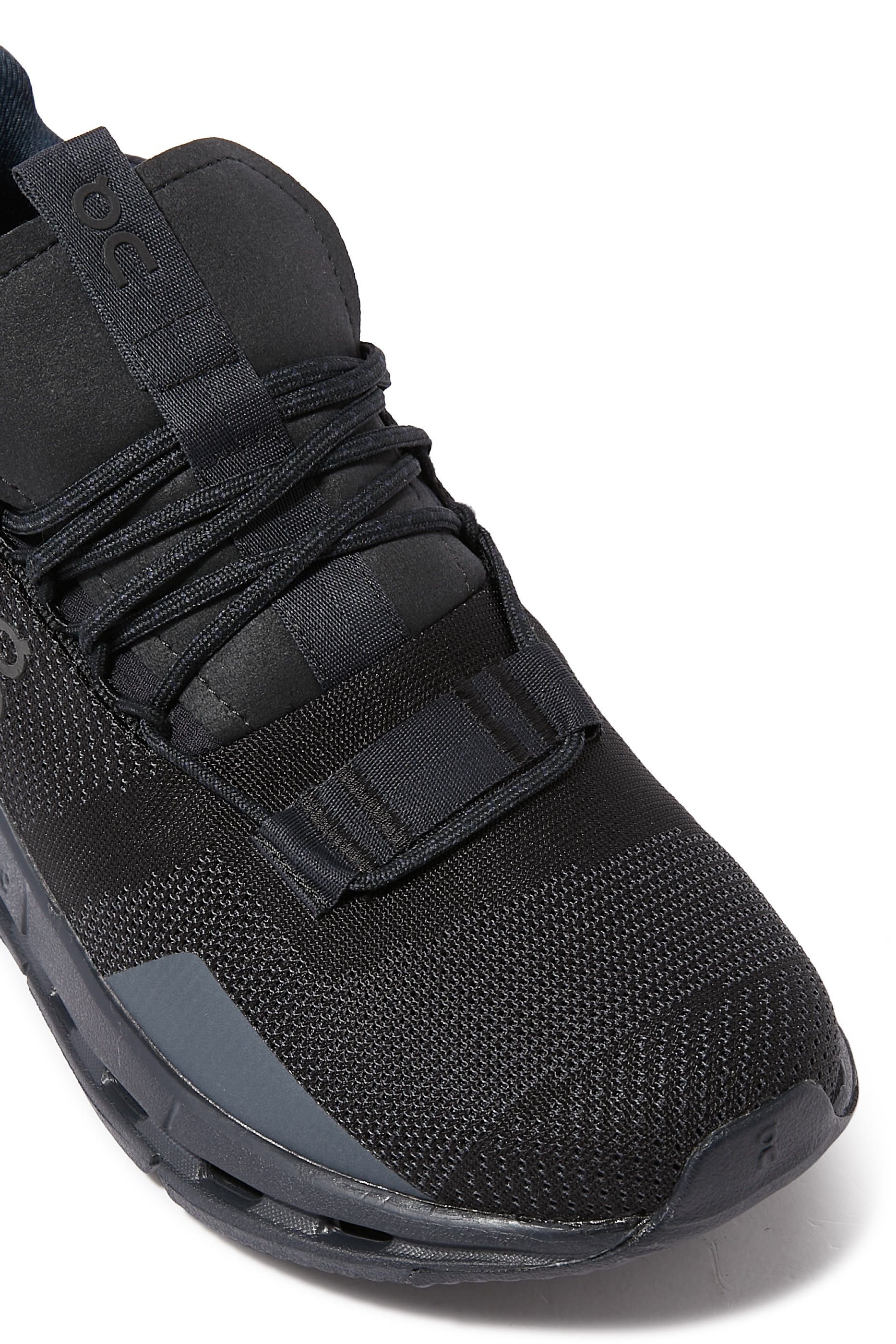 سنيكرز كلاودنوفا للنساء