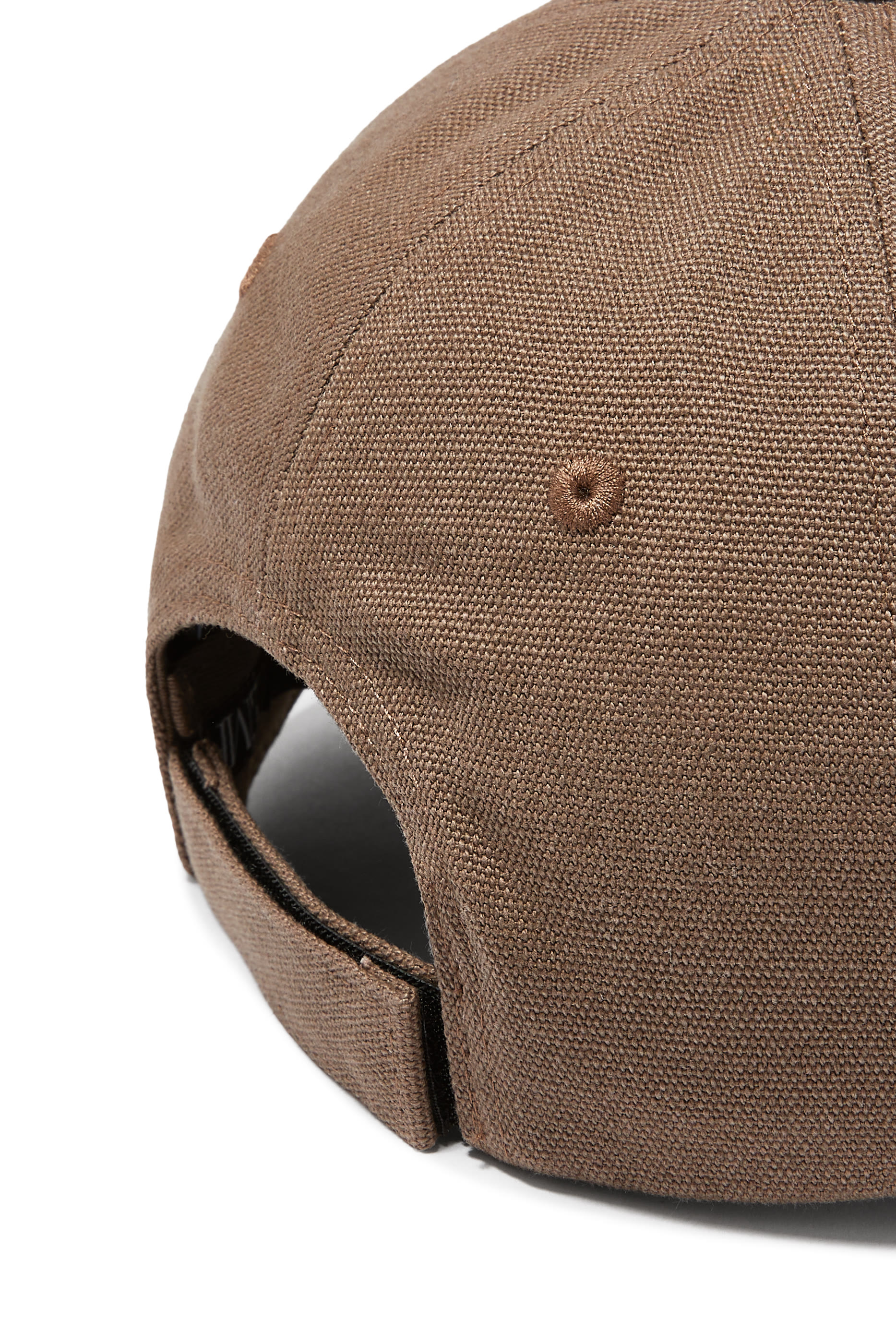 كاب بيسبول بشعار الماركة