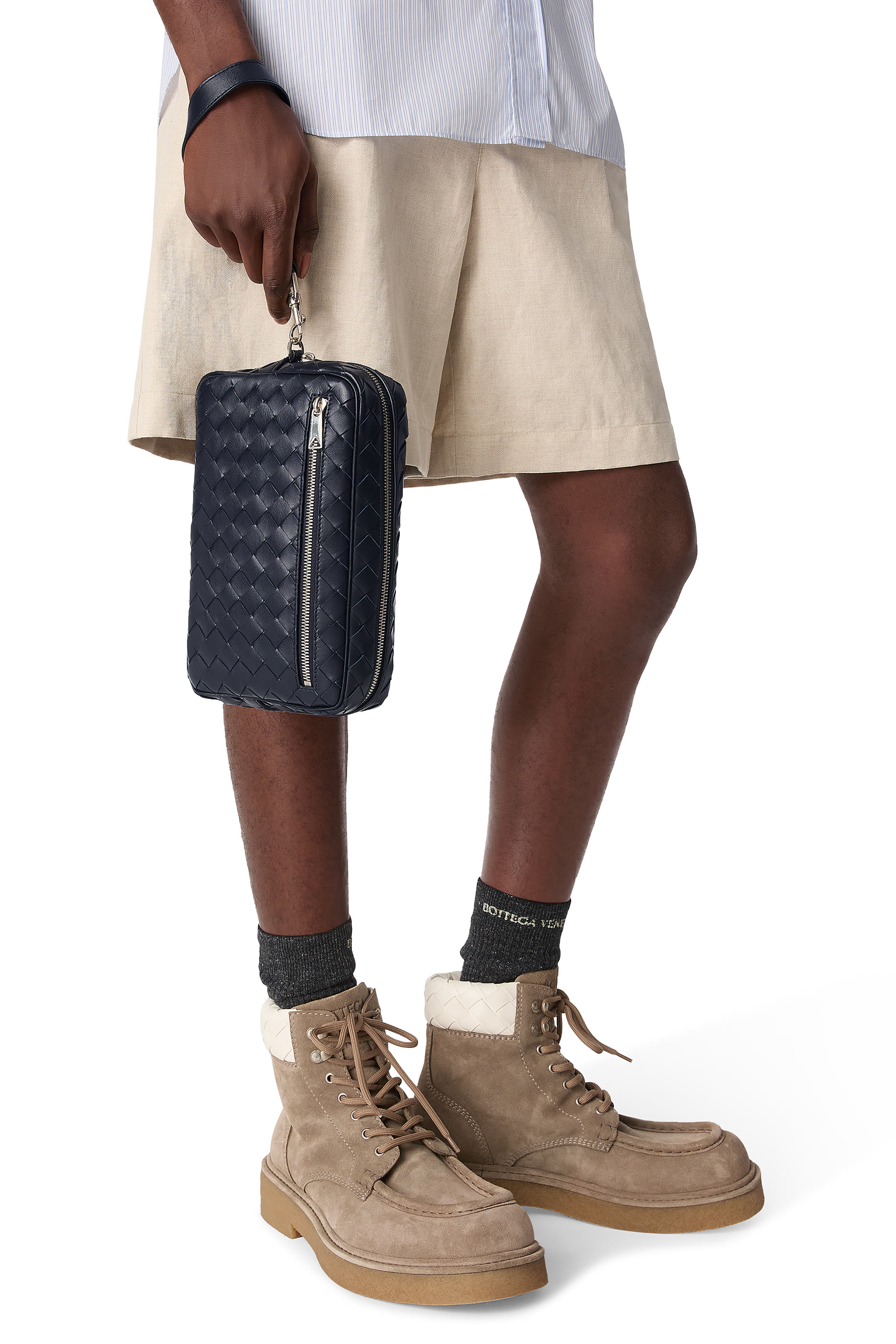 حقيبة صغيرة بتصميم مجدول وحمالة معصم