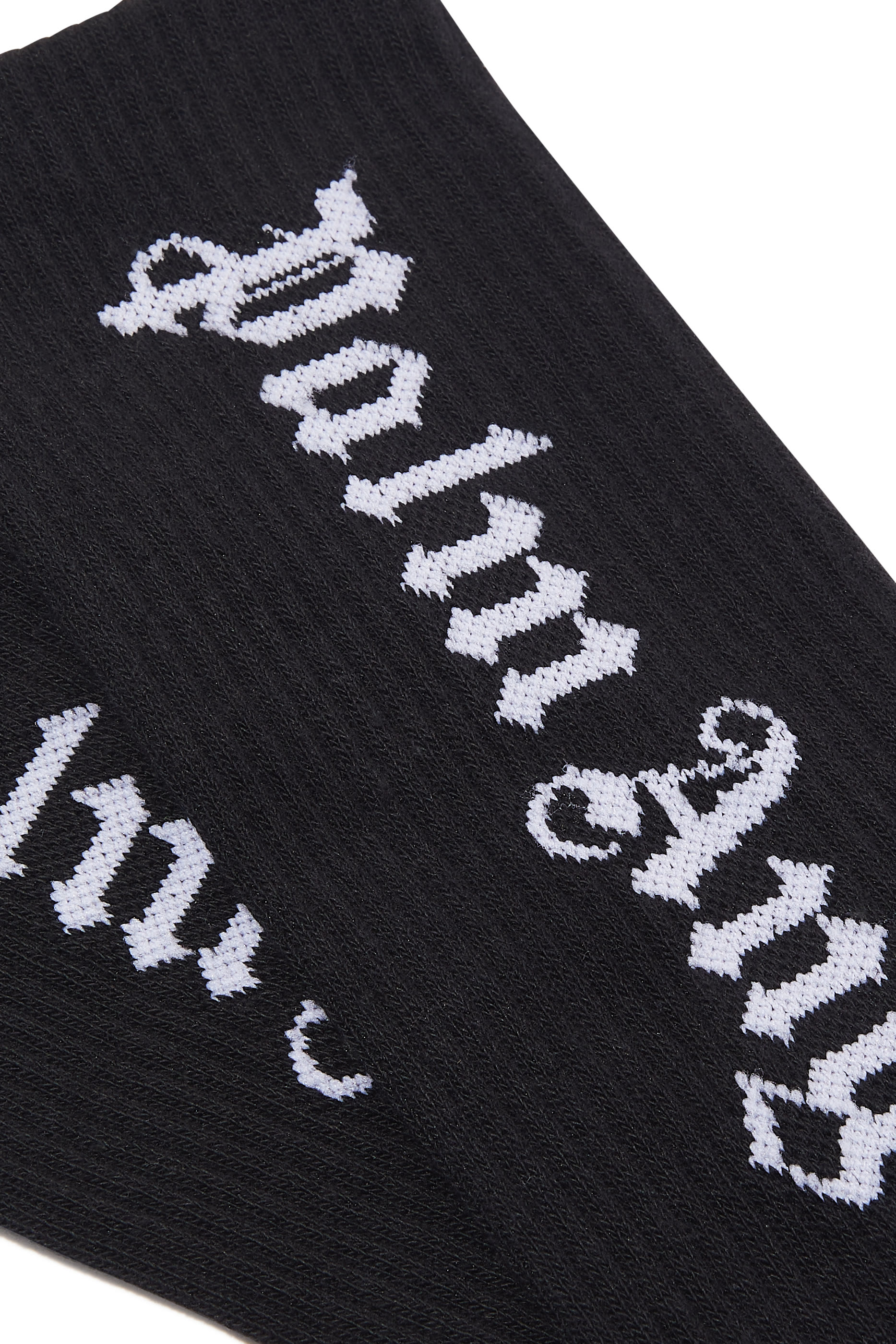 جوارب بشعار الماركة