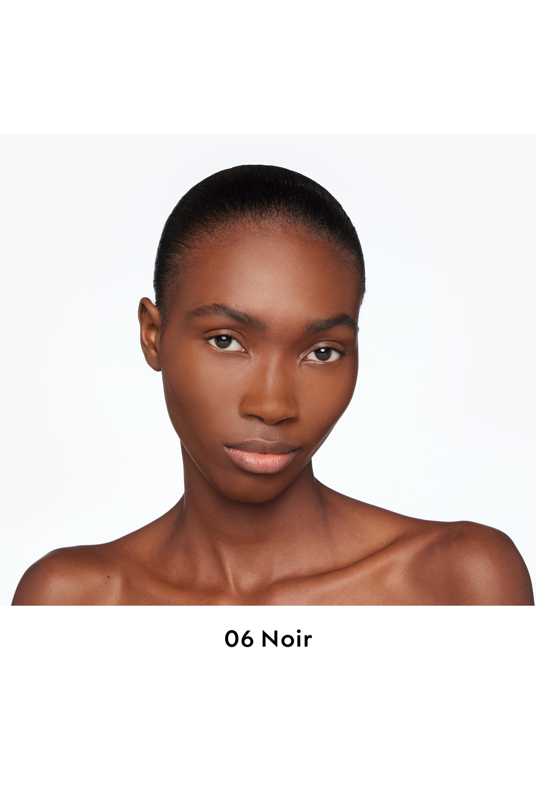 قلم حواجب بتركيبة بودرة