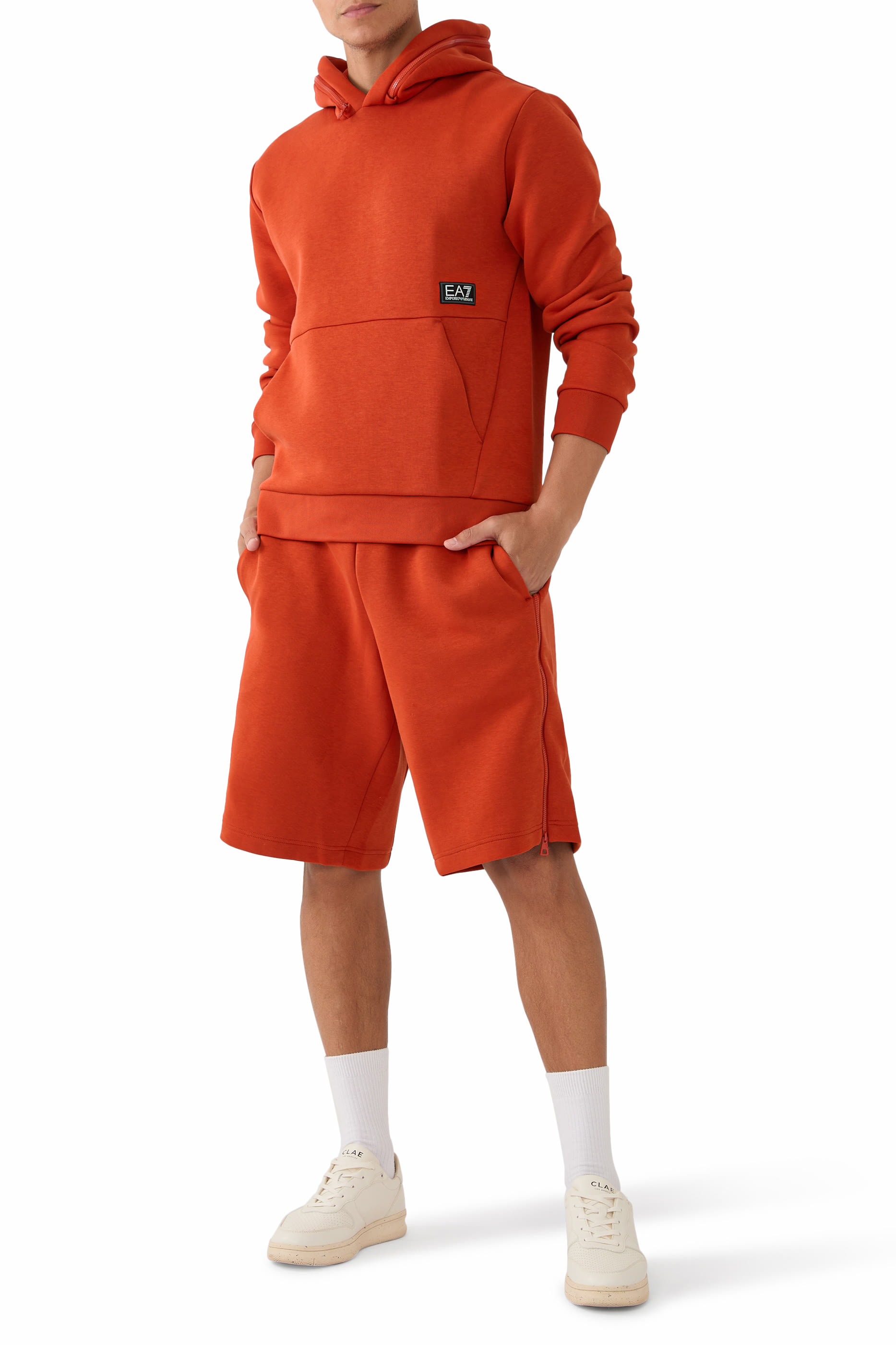 سويت شيرت بشعار الماركة