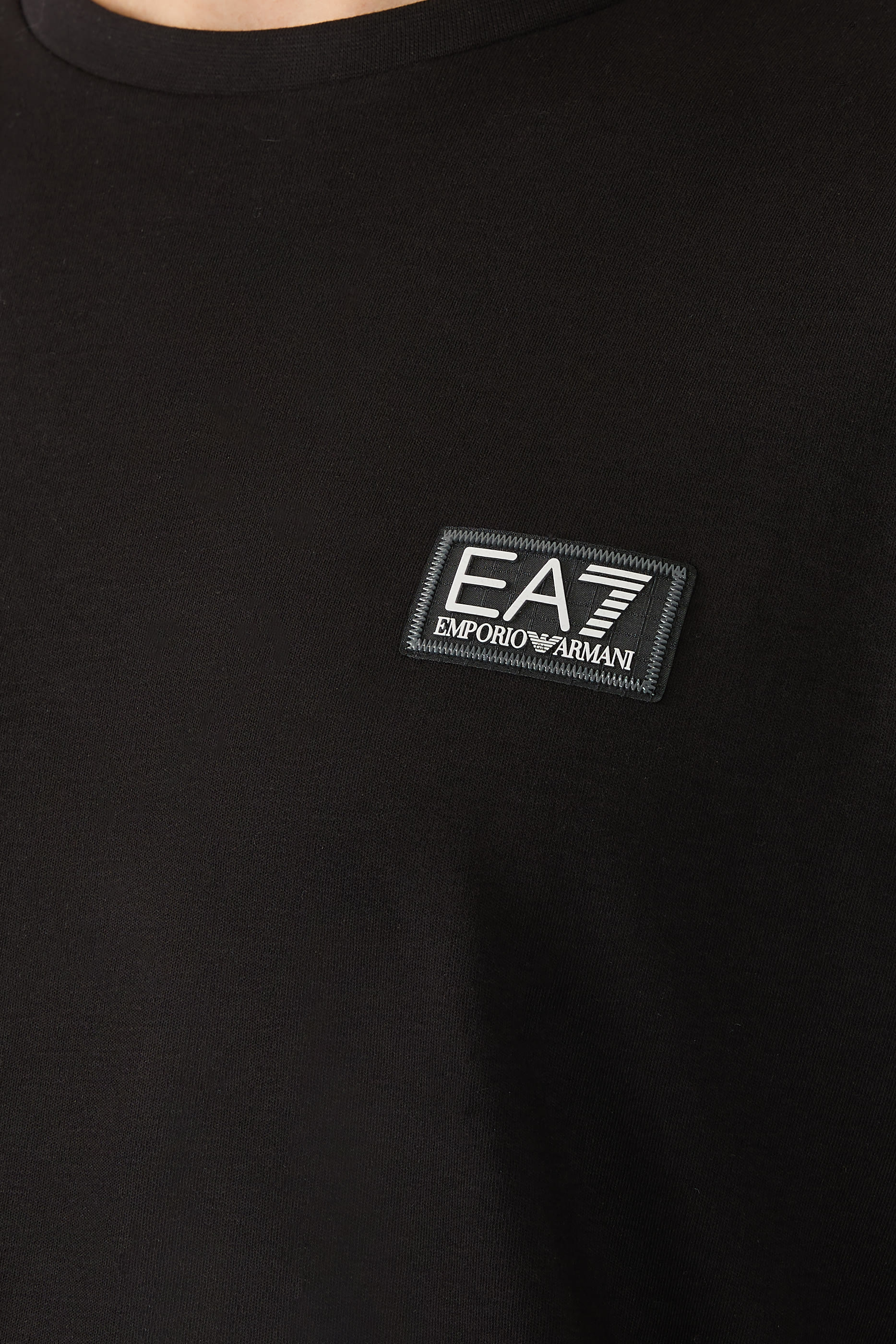 تيشيرت ديناميك أثليت بياقة ضيقة