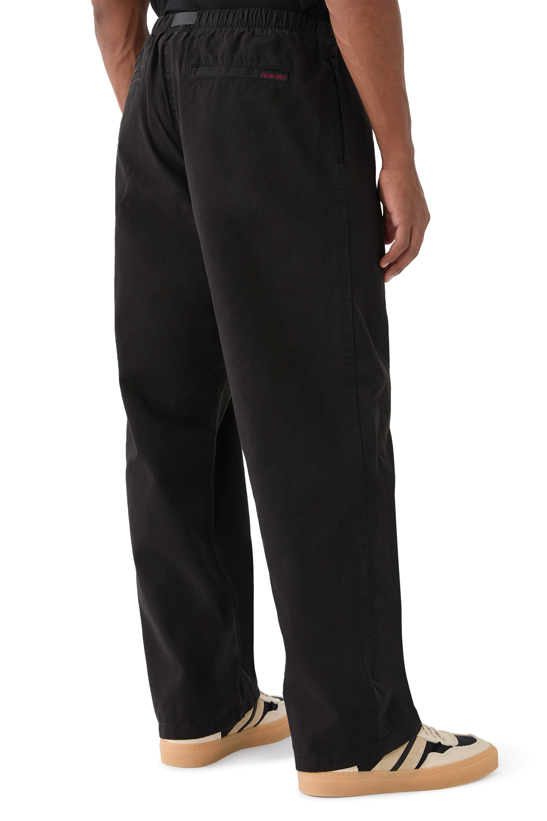 بنطال بقصة ساق مستقيمة