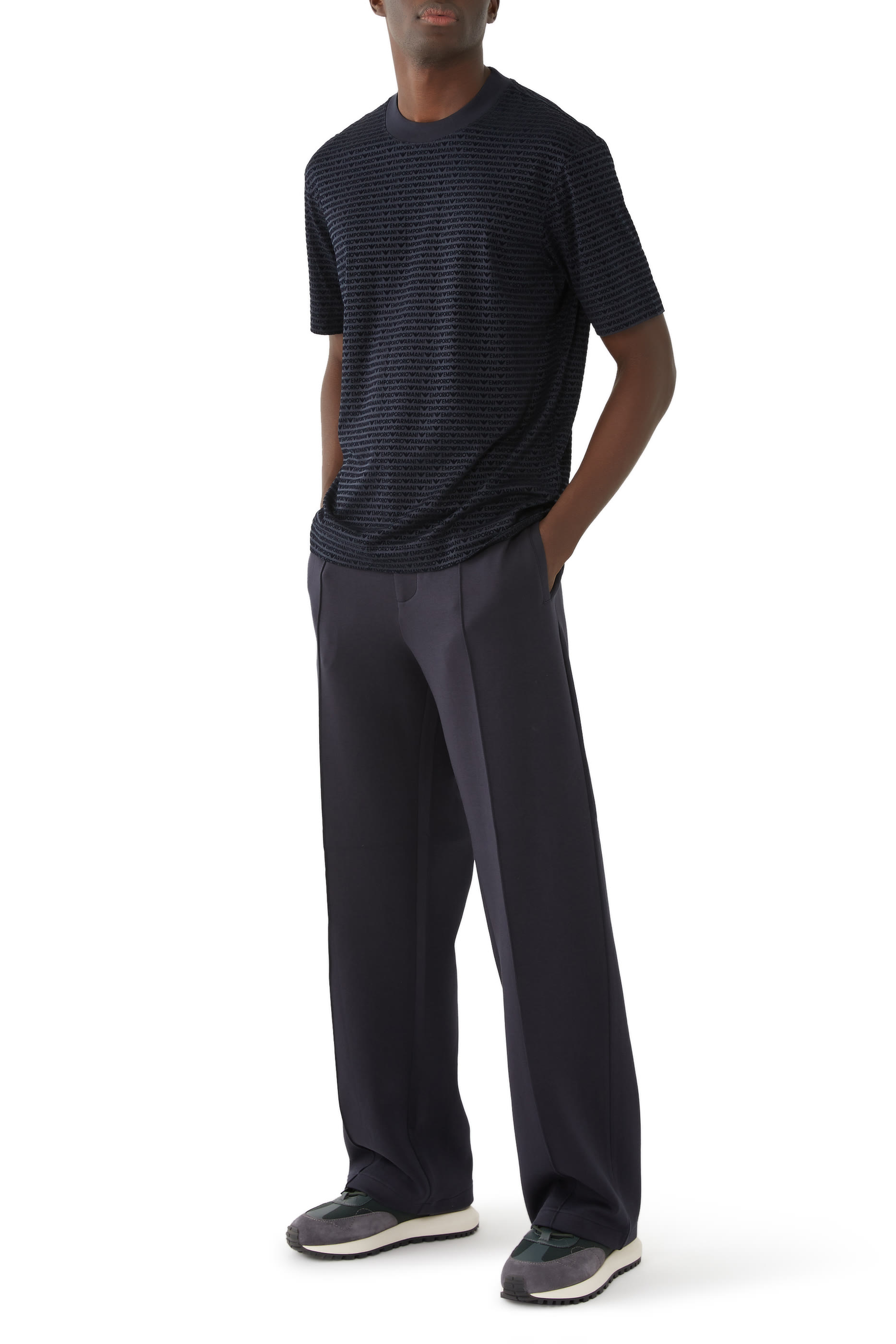 سنيكرز منسوج بتفاصيل شمواه