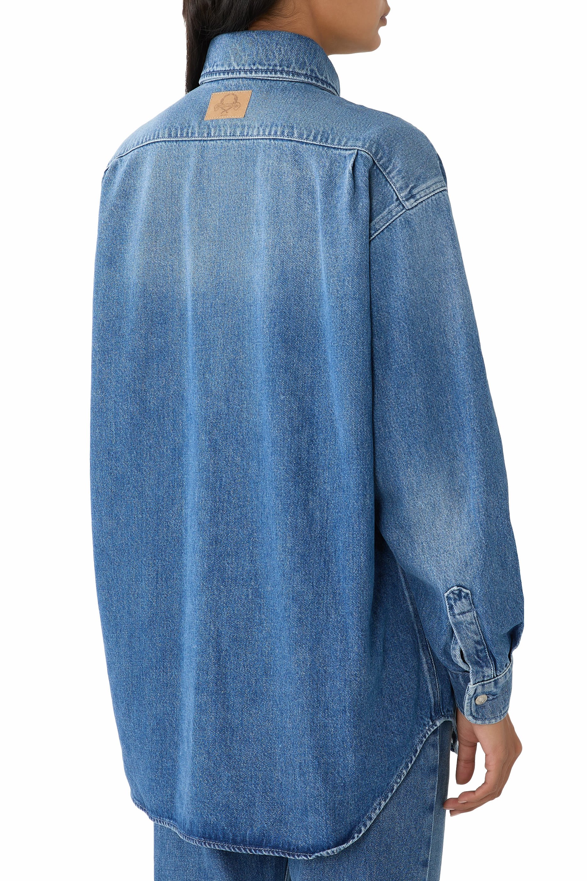 قميص دنيم بتطريز قلب