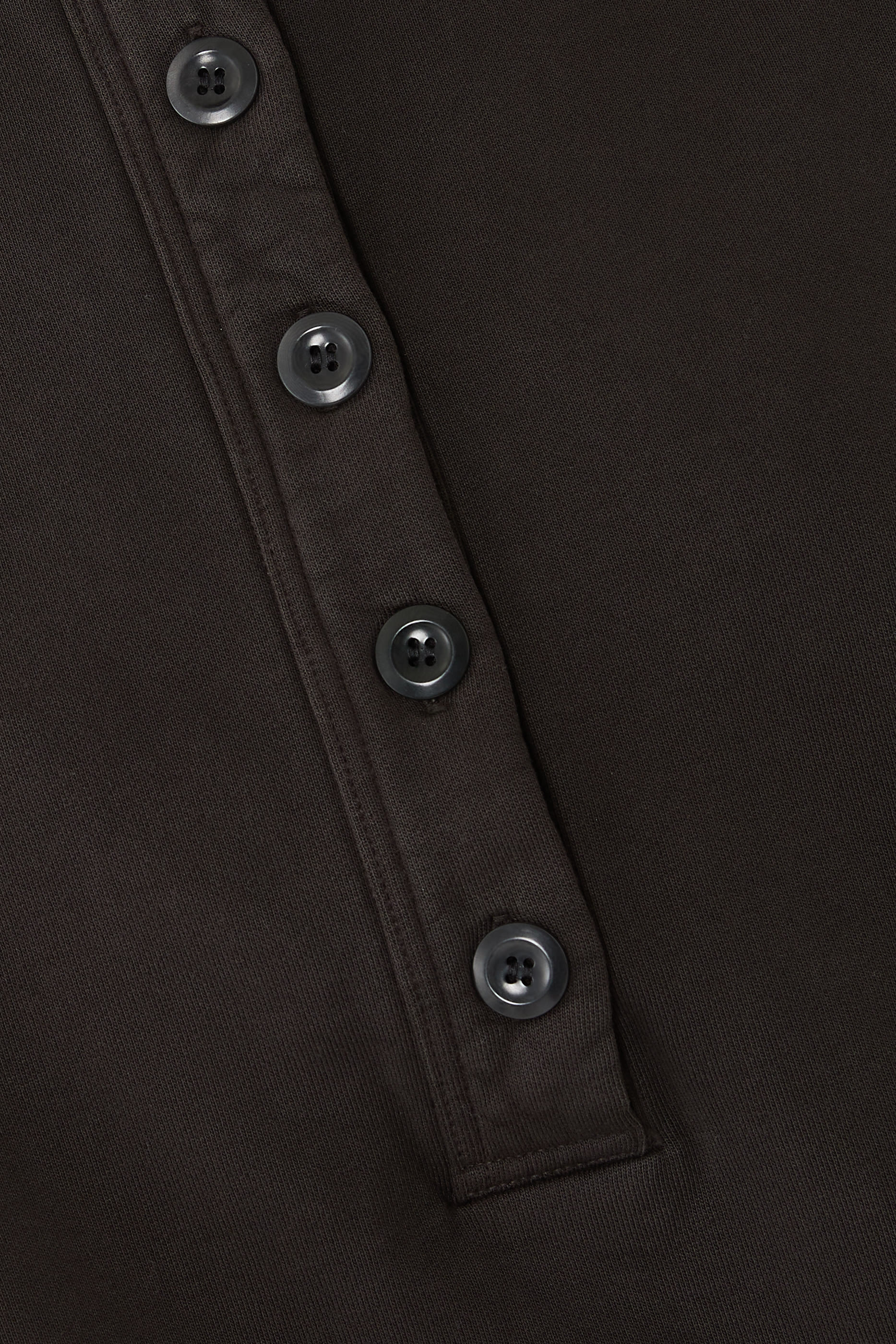 سويت شيرت ميريل بياقة تفاصيل عالية