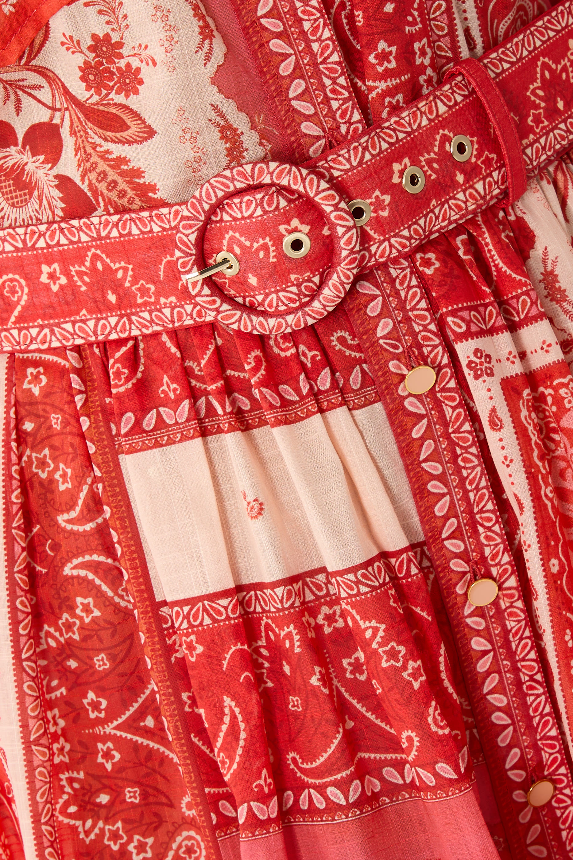 فستان لاكي بنمط قميص