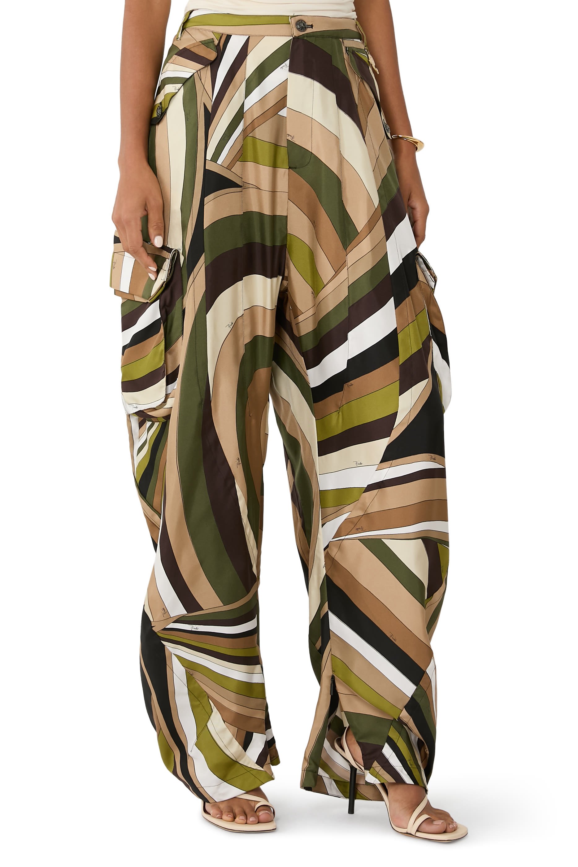 بنطال كارغو بطبعة إيرايد