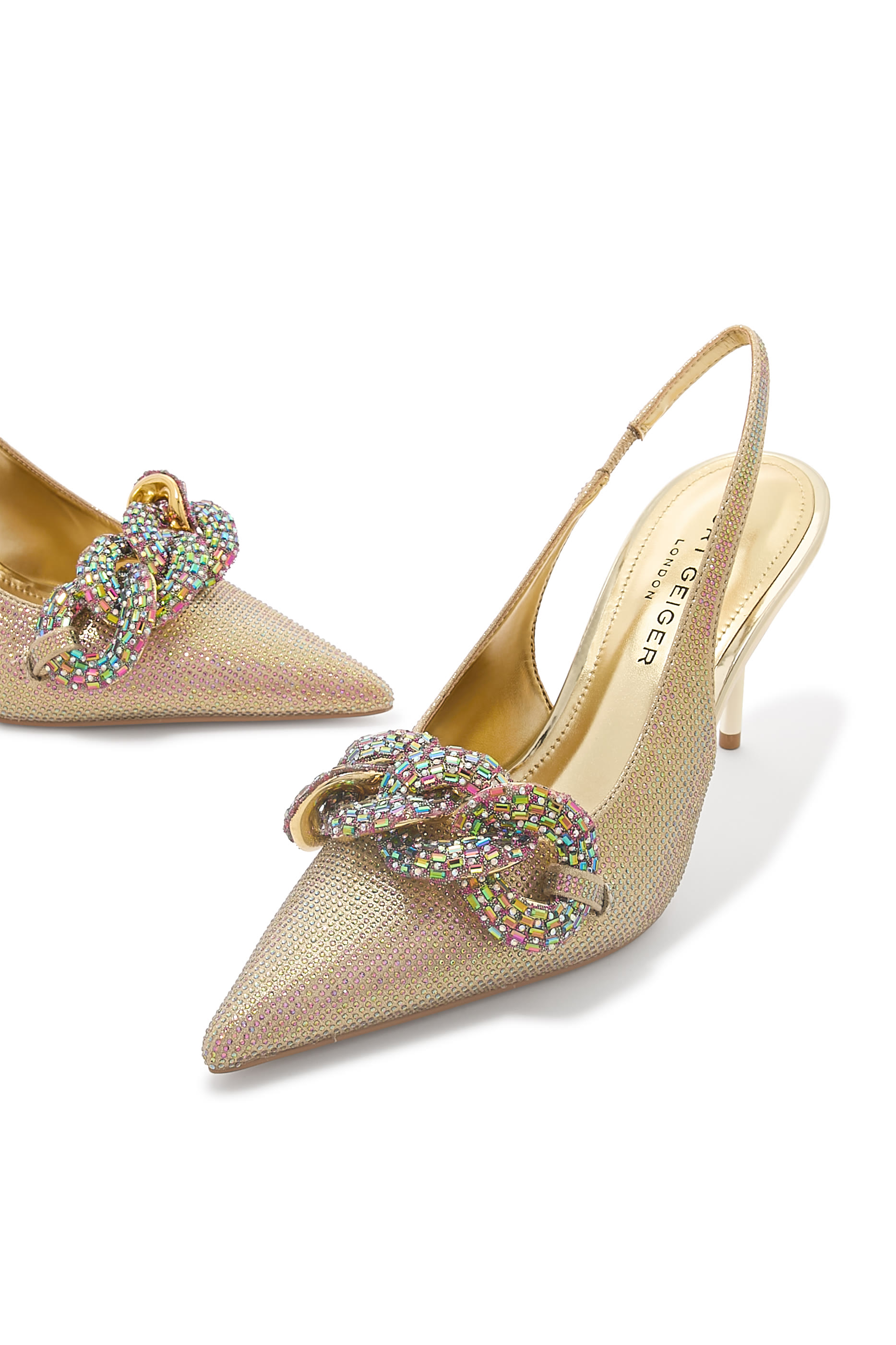 حذاء كلاسيكي 85 بسير خلفي وسلسلة مرصعة بكريستال