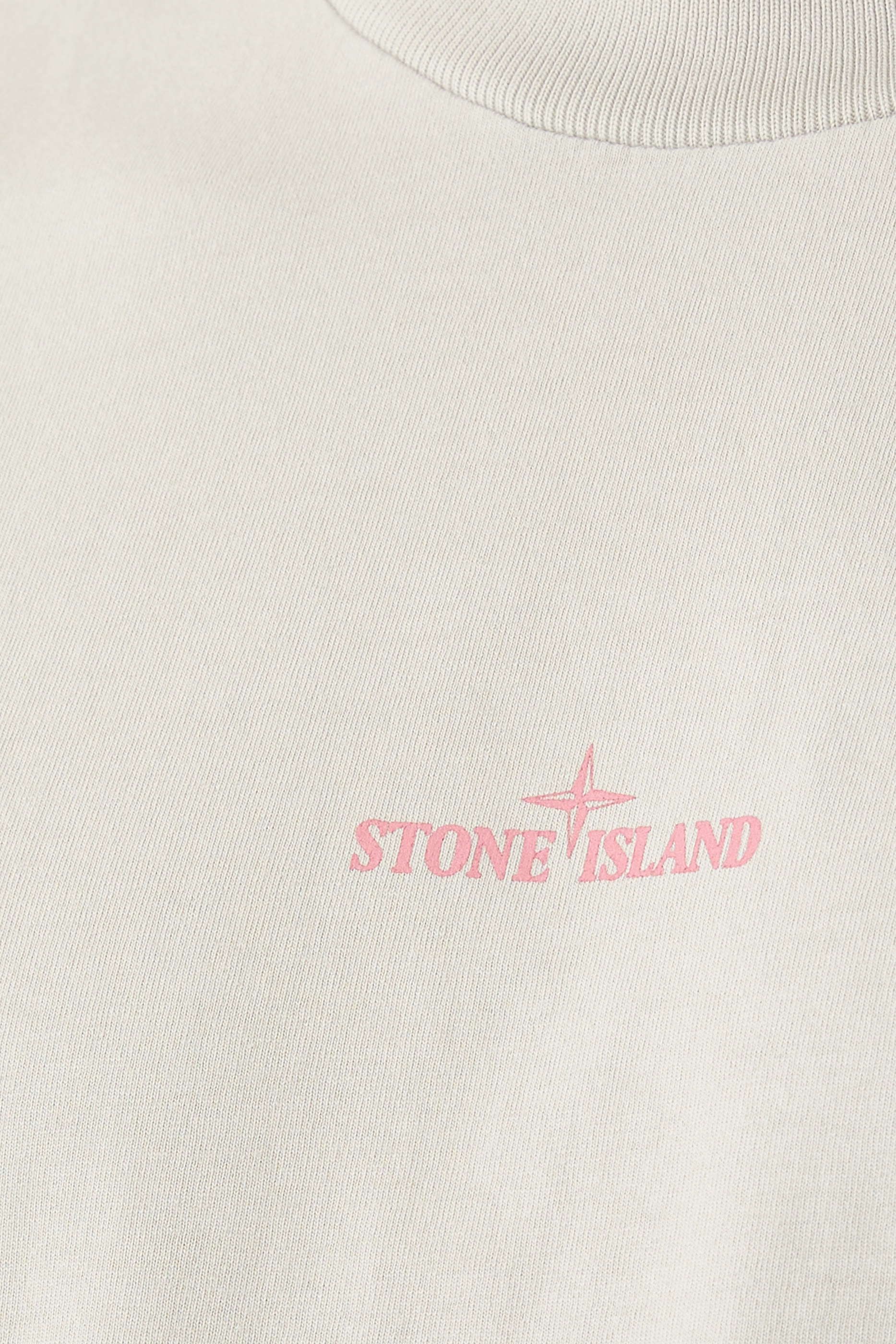 تيشيرت بأكمام قصيرة