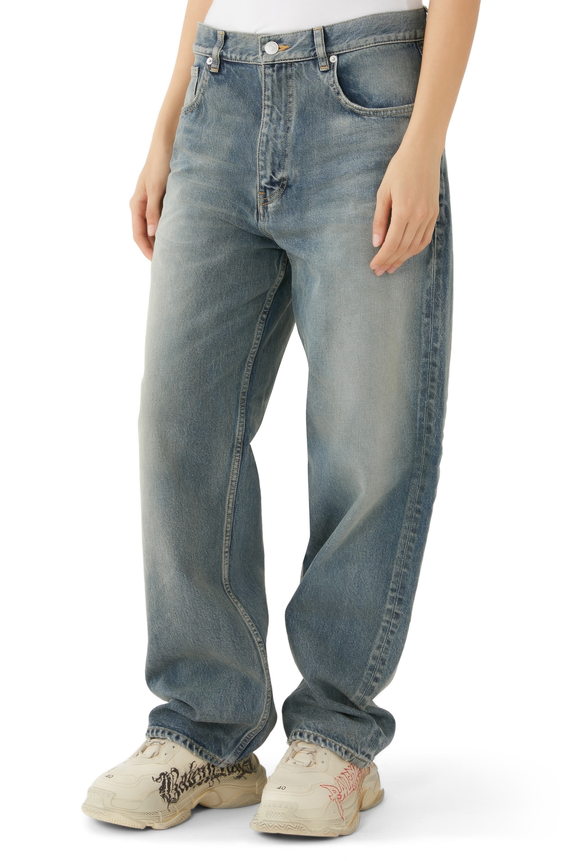 بنطال جينز بقصة فضفاضة للجنسين