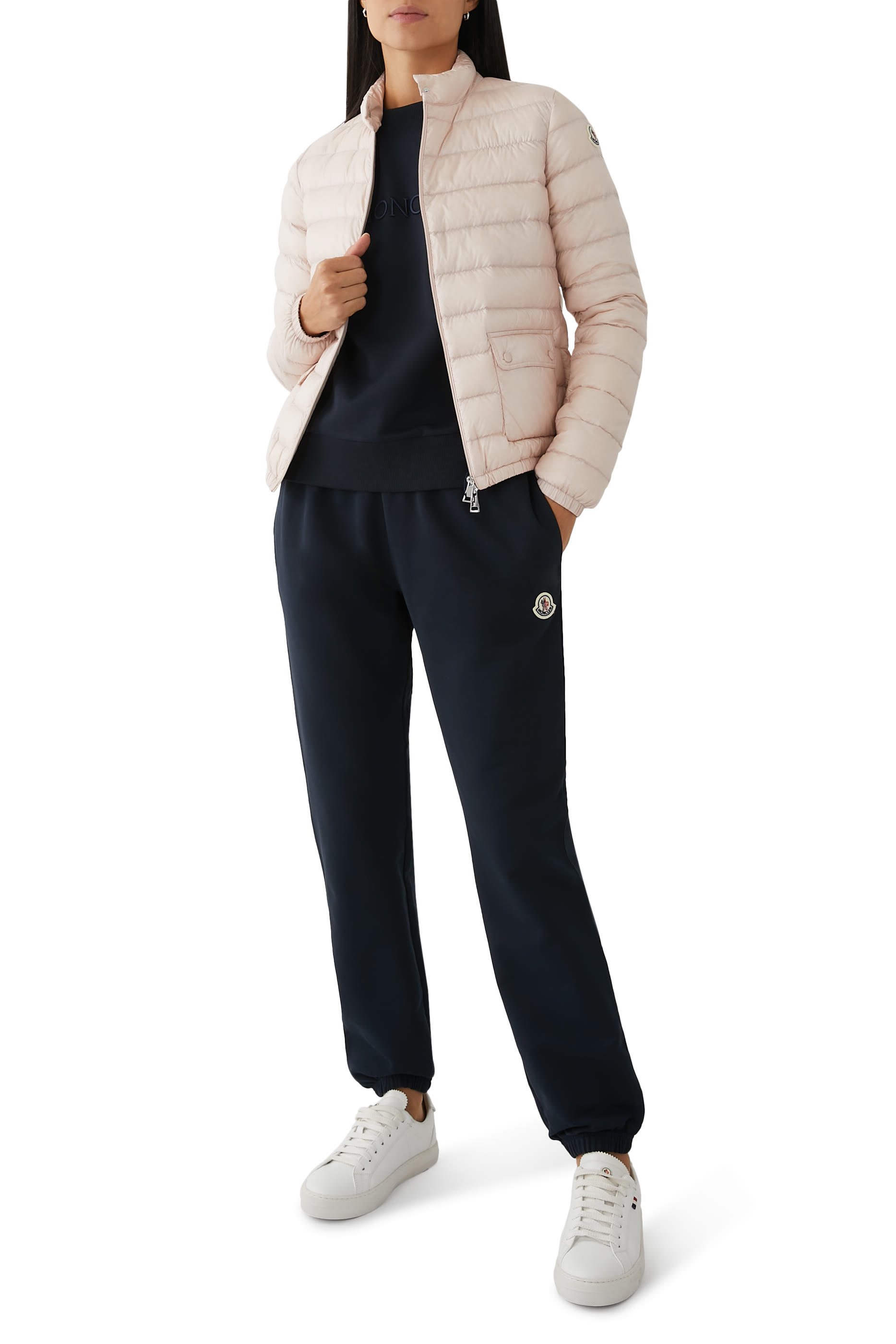 سويت شيرت بتطريز شعار الماركة