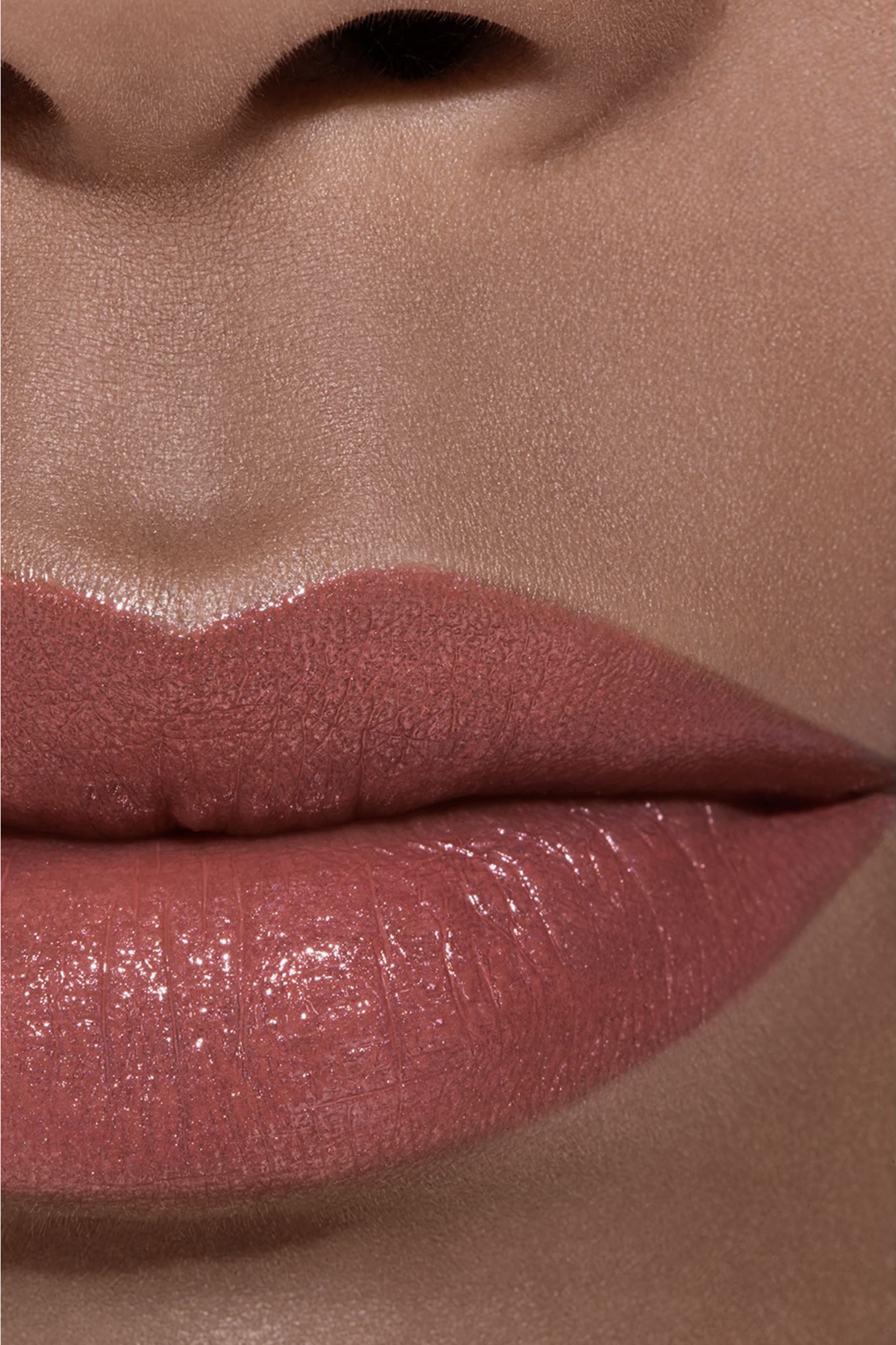 أحمر شفاه لامع Rouge Coco يدوم طويلا