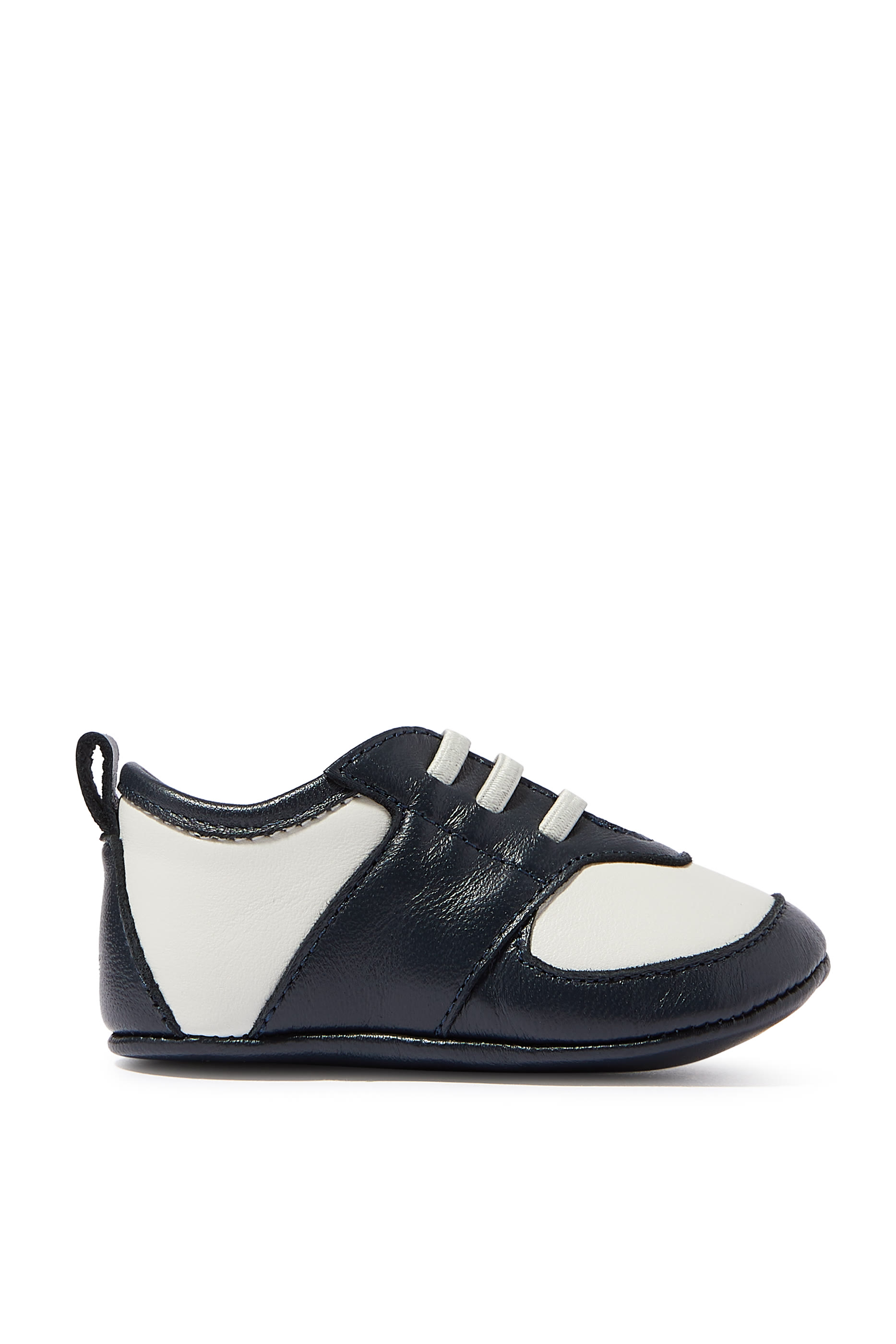 حذاء سنيكرز برباط مزدوج اللون