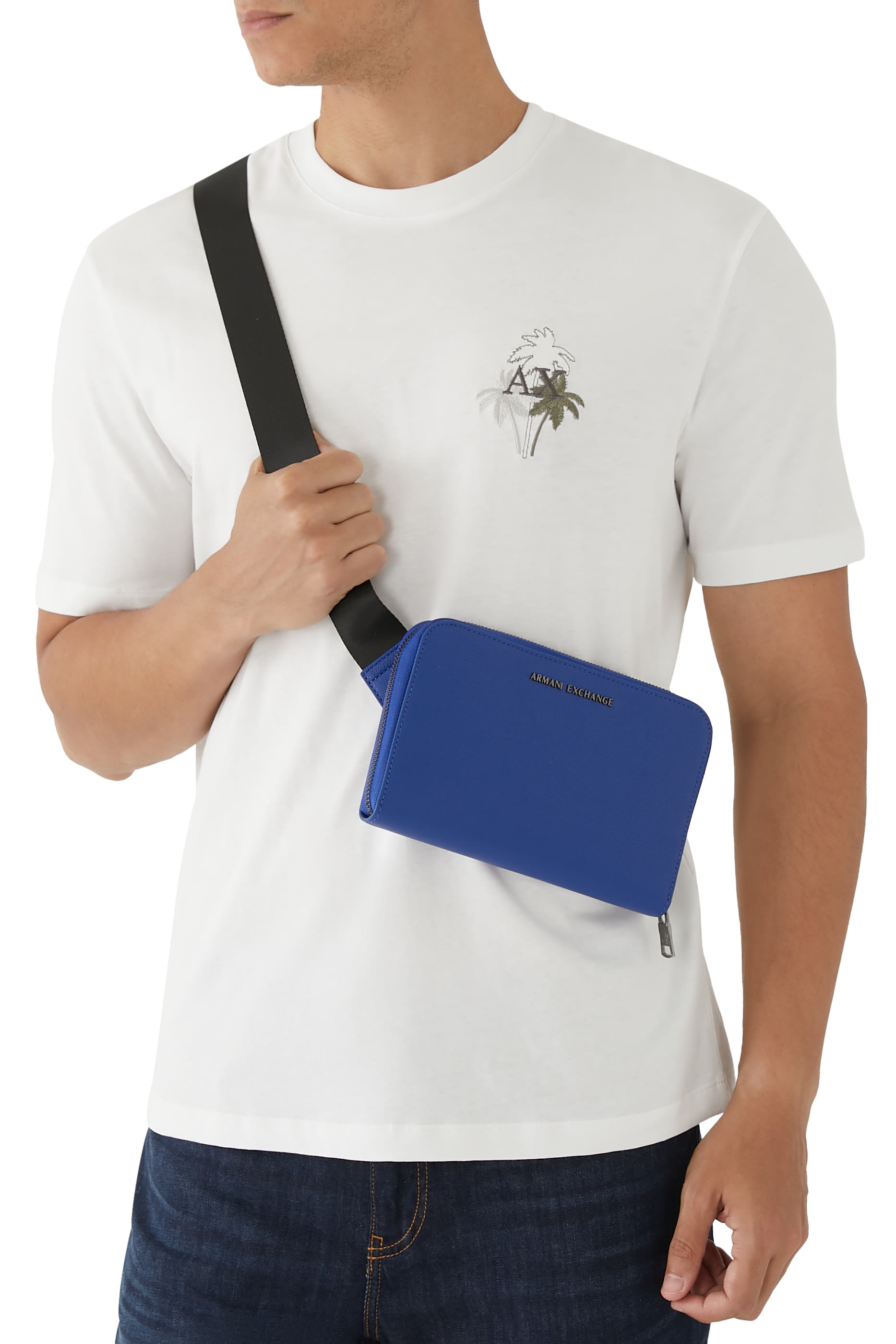 حقيبة خصر بشعار الماركة