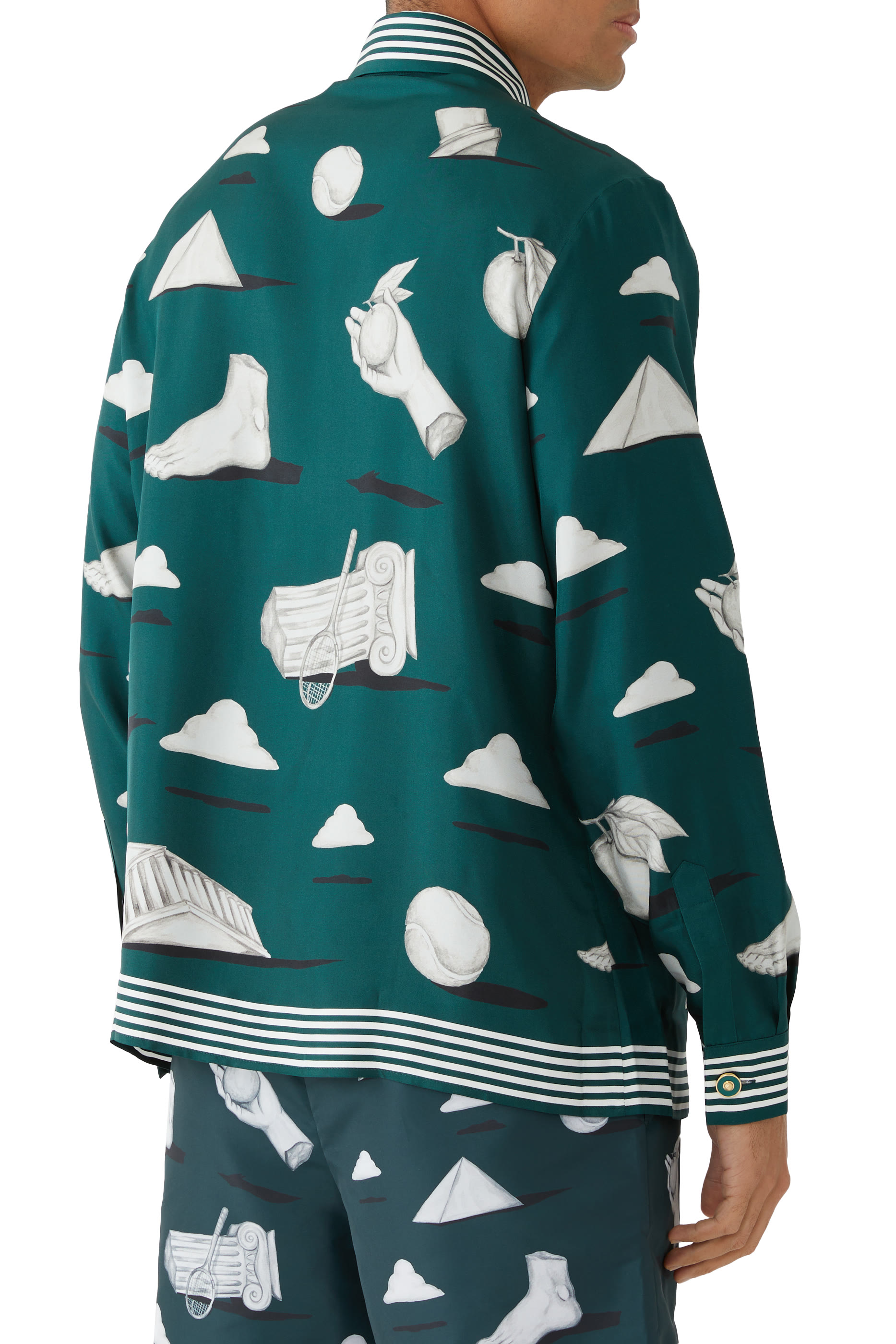 قميص بأكمام طويلة وياقة كلاسيكية