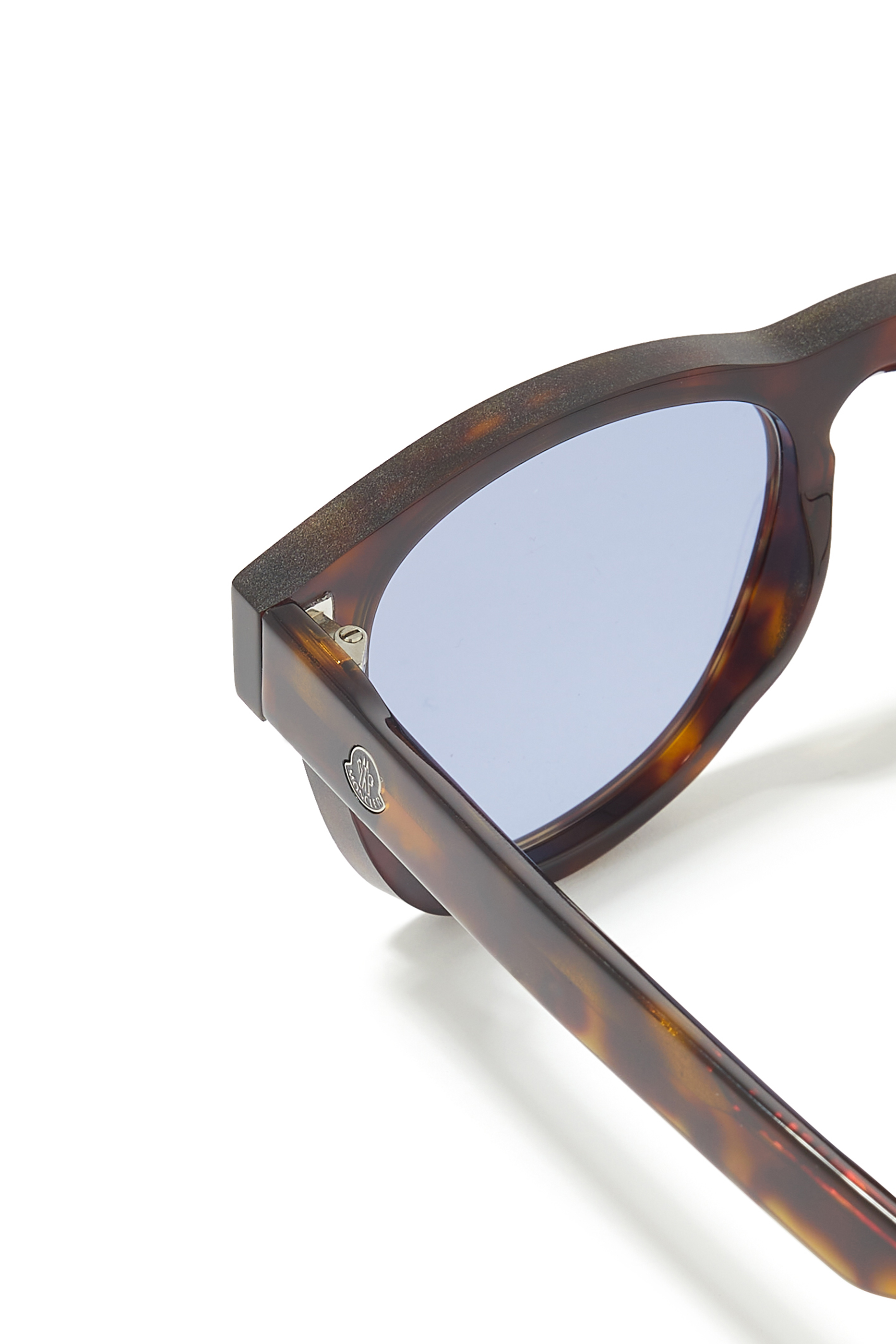 نظارة شمسية بإطار مربع