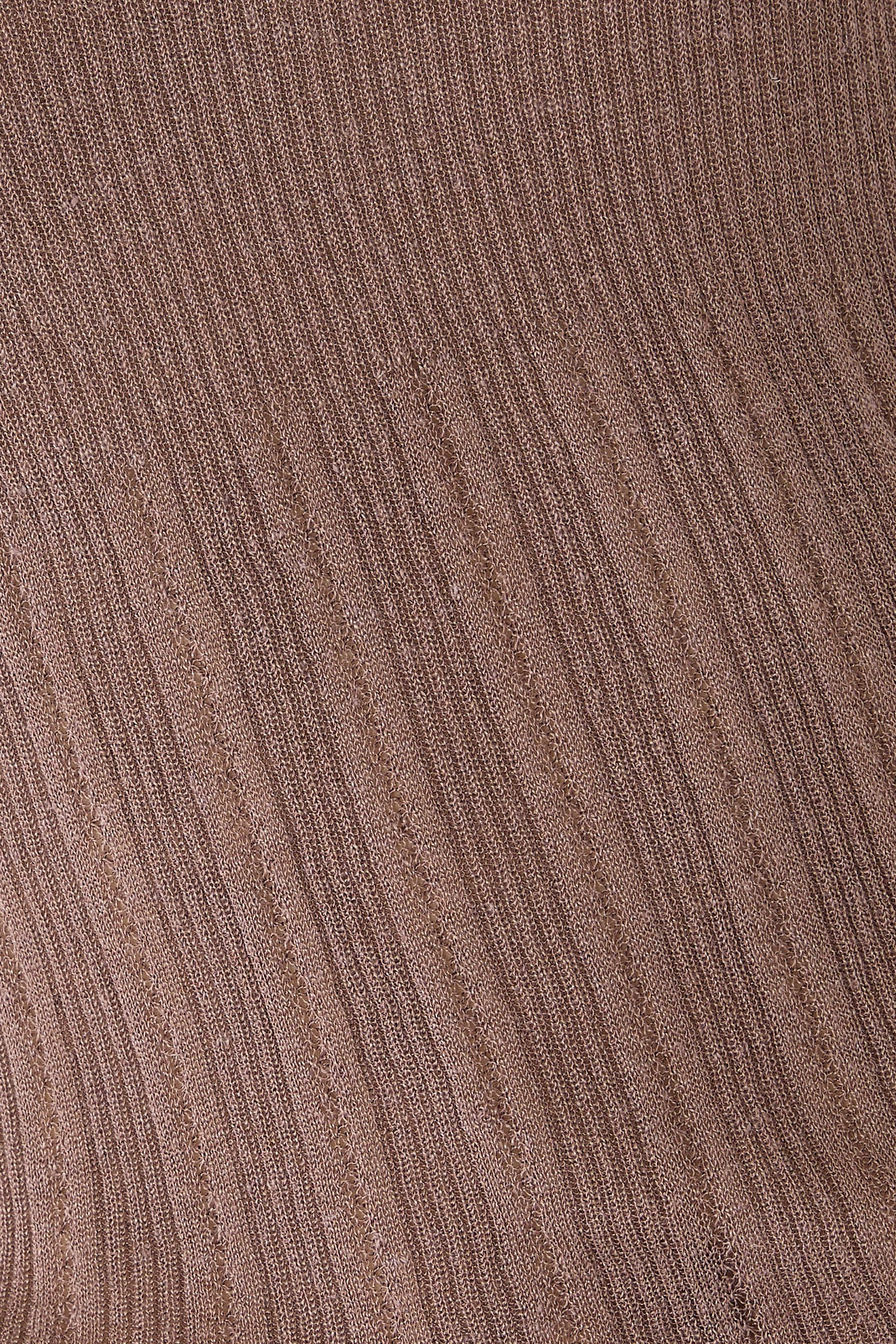 بلوزة بأكمام طويلة بتطريزات مفرغة