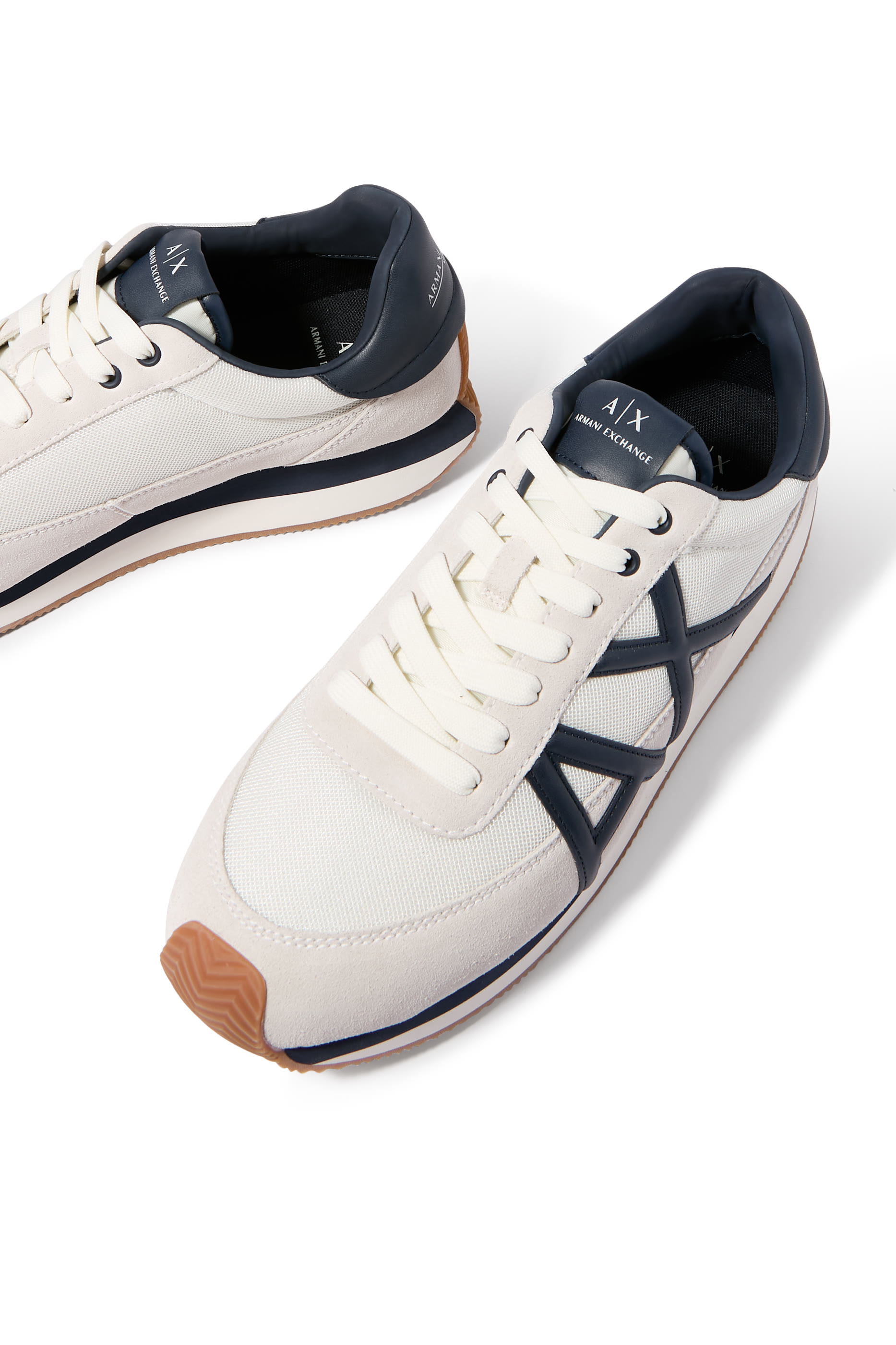 سنيكرز رويال بكاحل منخفض وشعار الماركة