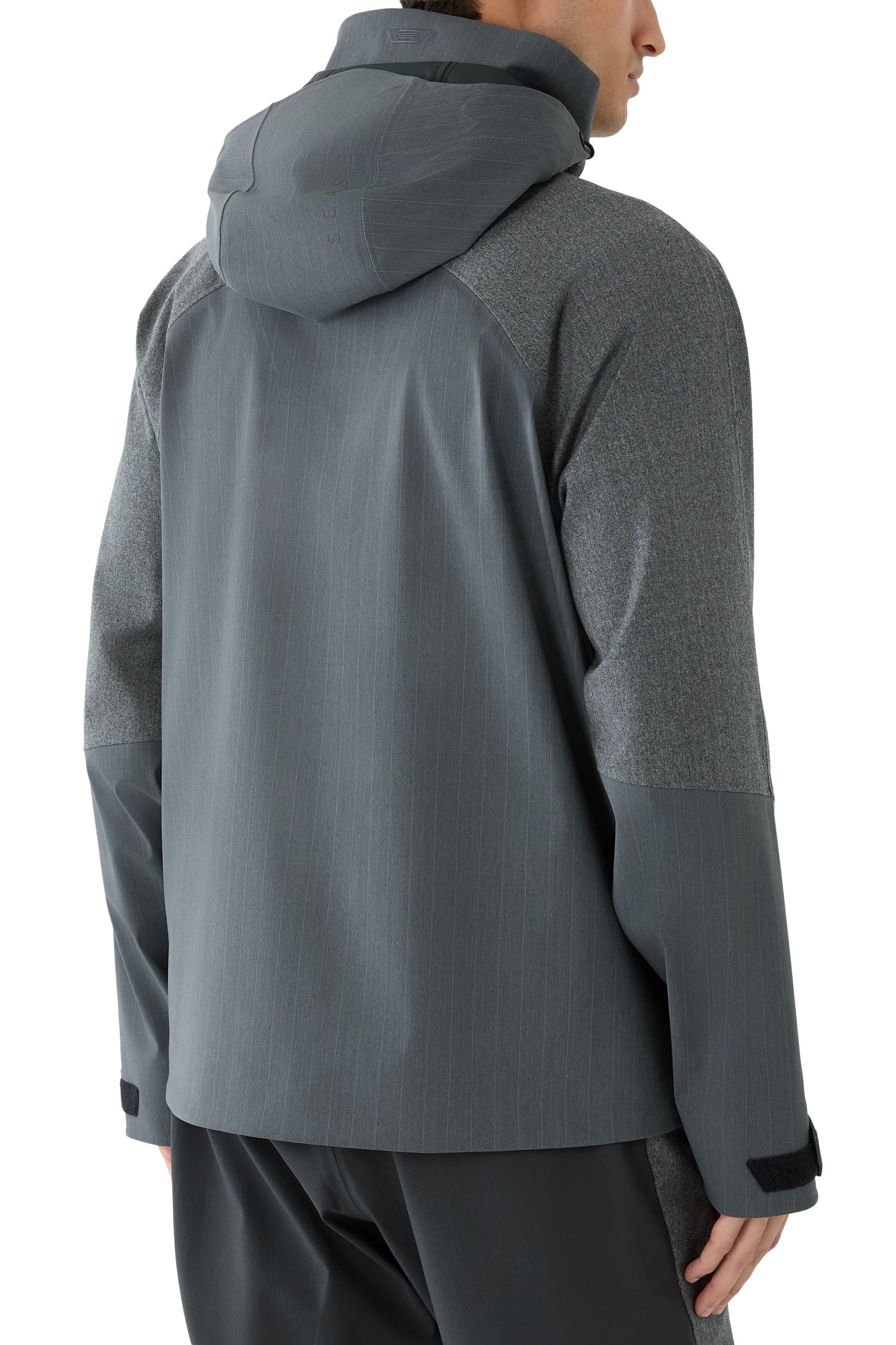 جاكيت انتريبد