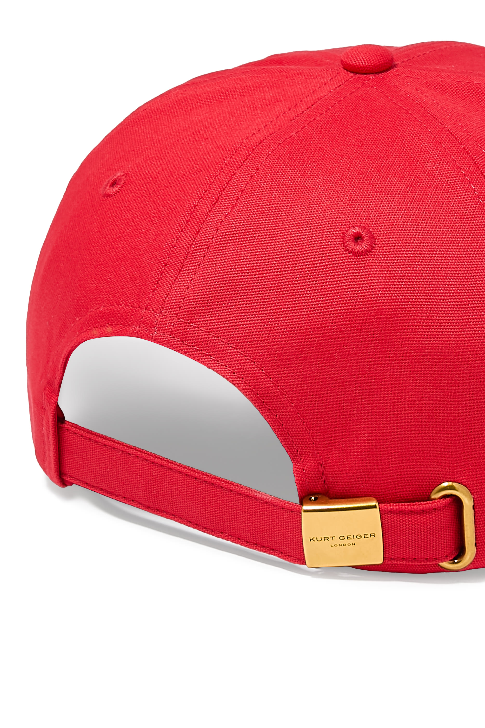 كاب بتطريز كيرت