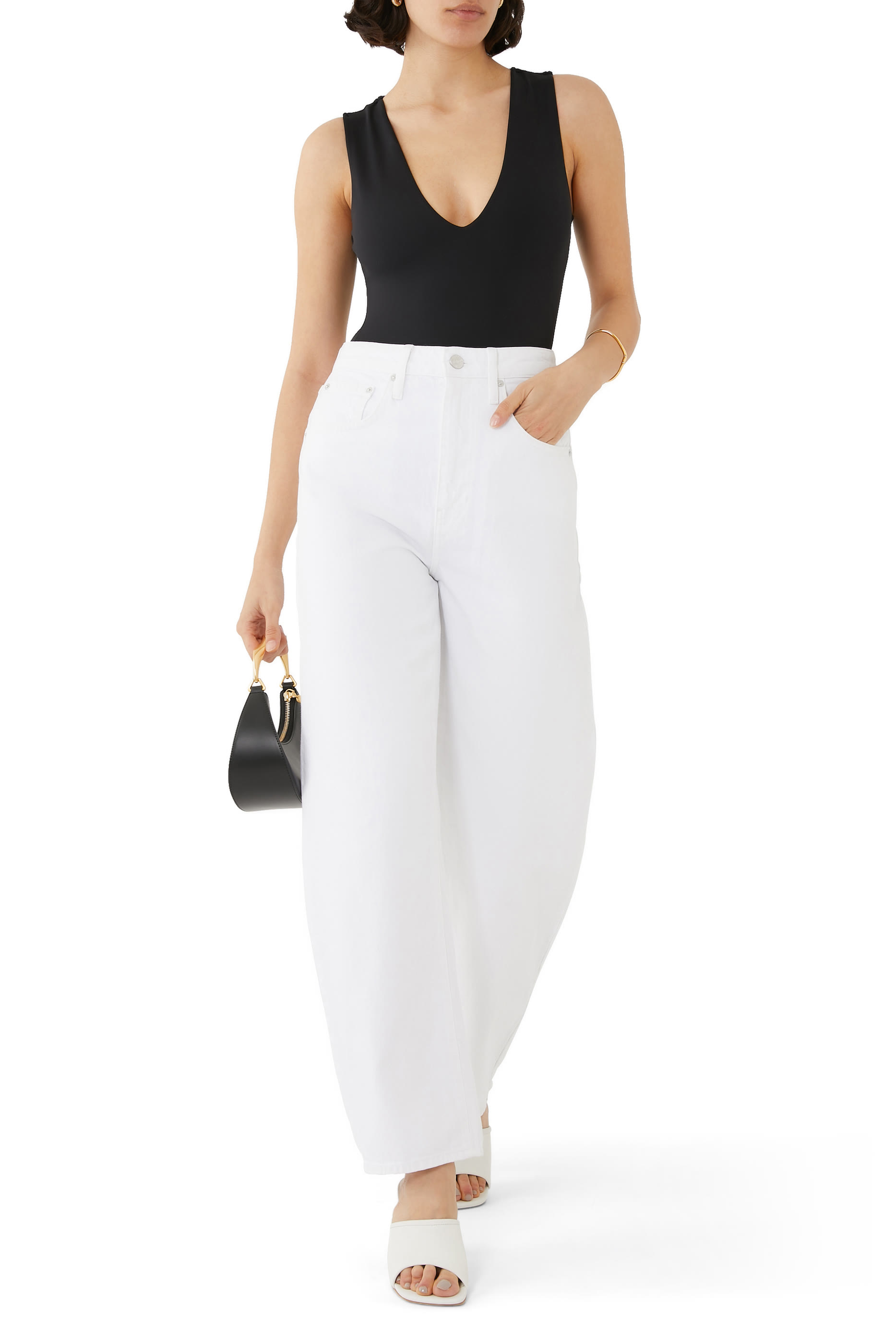 بنطال جينز طويل بقصة ساق مستقيمة